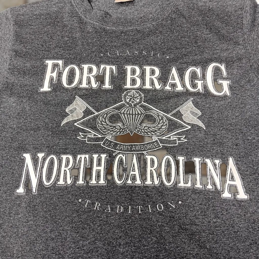 Soffe VINTAGE Soffe Military T-Shirt Men Small Fort Bragg North Carolina US Army Airborne Graphic Cotton Size US S / EU 44-46 / 1 - 1 Thumbnail