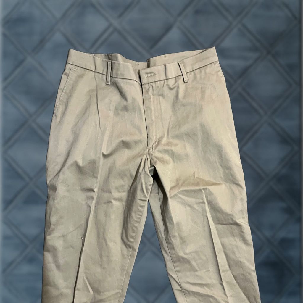 Wrangler Wrangler Pants Mens 34x32 Beige Cotton Flat Front Relaxed Fit Work Khakis Size US 34 / EU 50 - 1 Thumbnail
