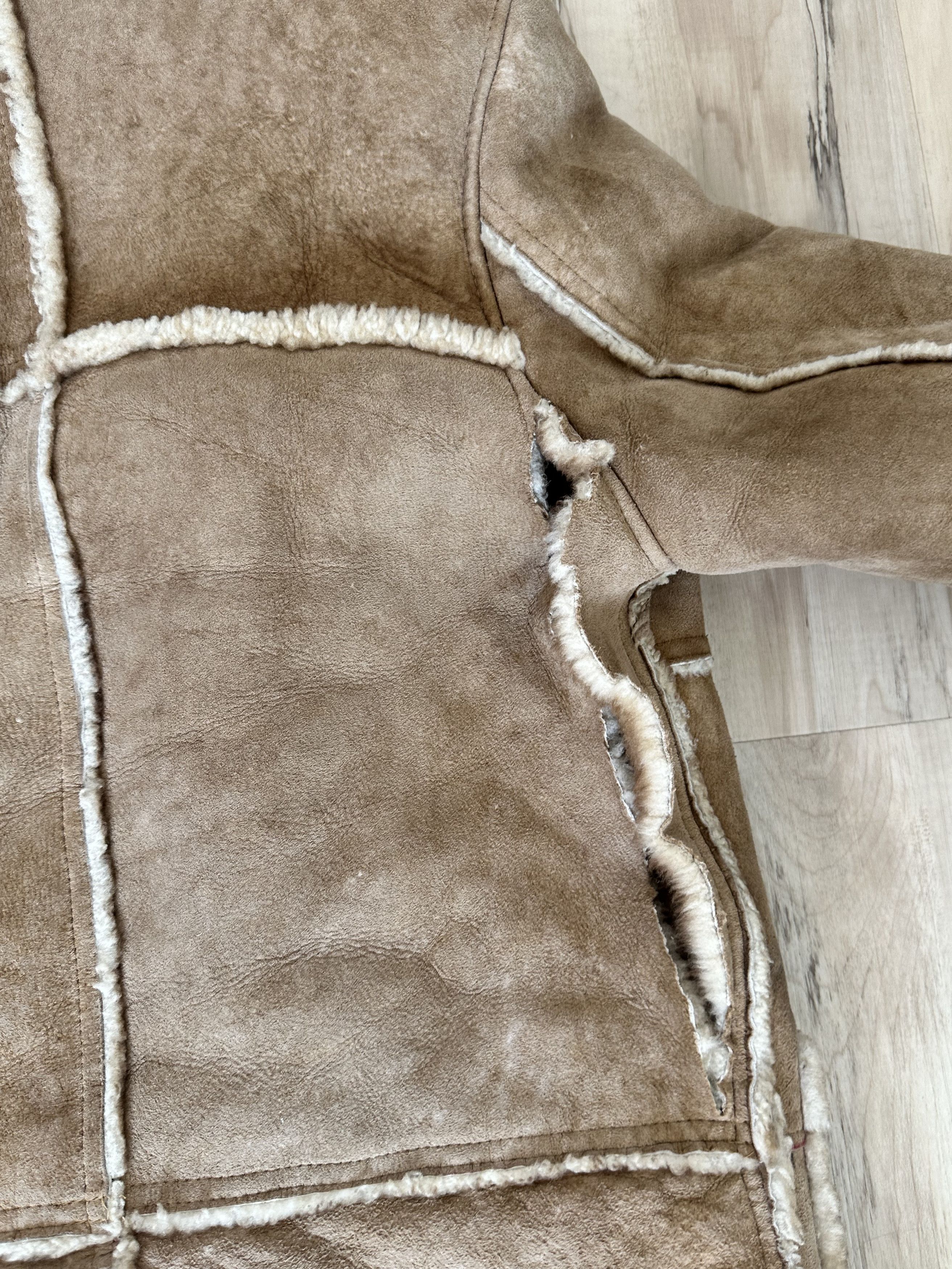 Vintage Vintage Fur Jacket Size L (Some Rips) Size US L / EU 52-54 / 3 - 9 Thumbnail