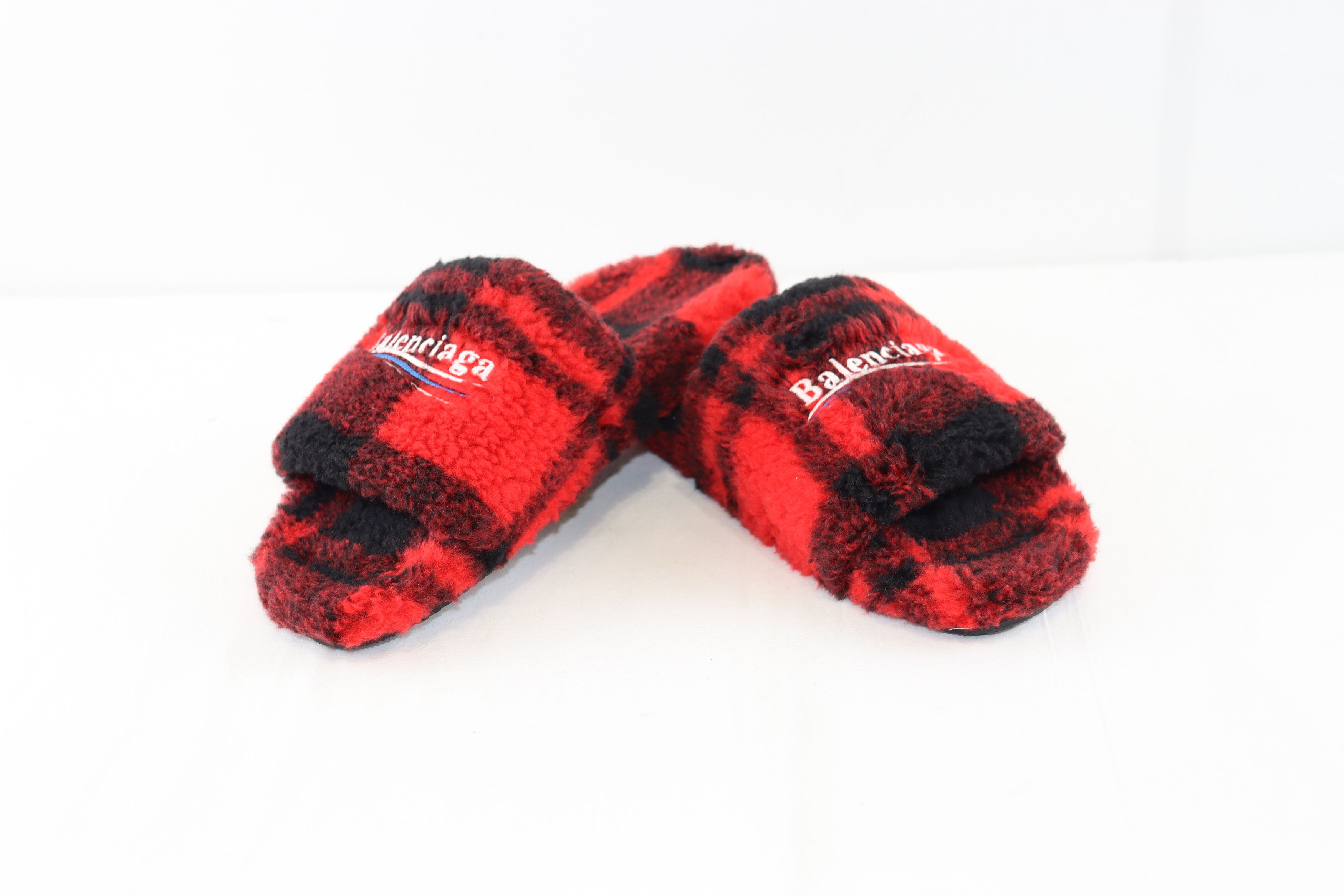 Balenciaga o1rshd1 Q:3 / Furry Slide in Red Size US 10 / EU 43 - 7 Thumbnail