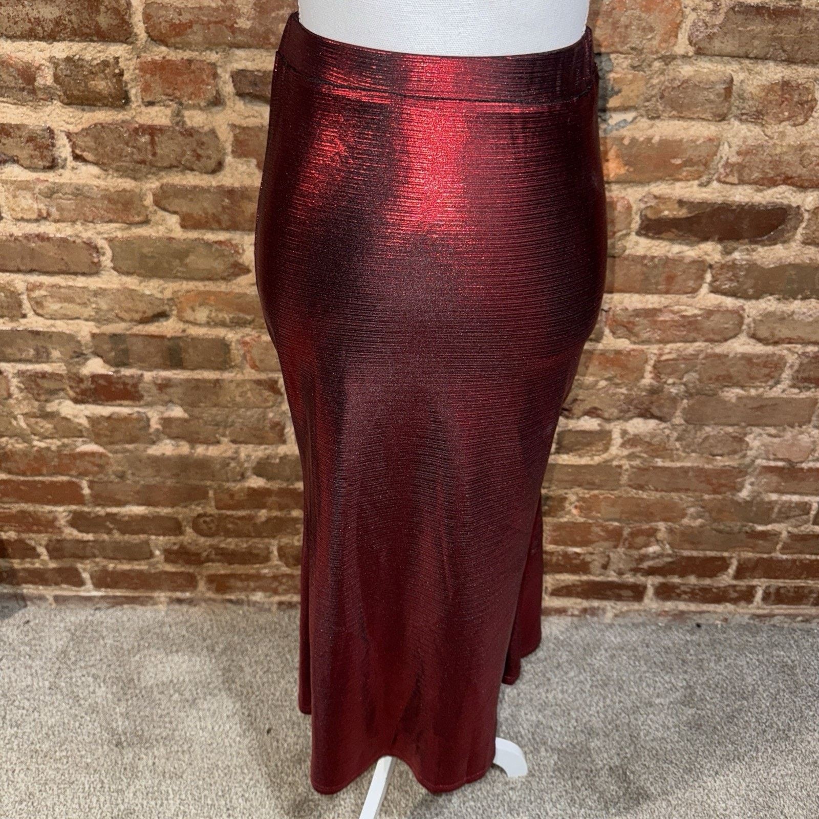 Shein SHEIN Red Black Shimmery Long Skirt Holiday Party Sz S goth Size 28" / US 6 / IT 42 - 4 Thumbnail