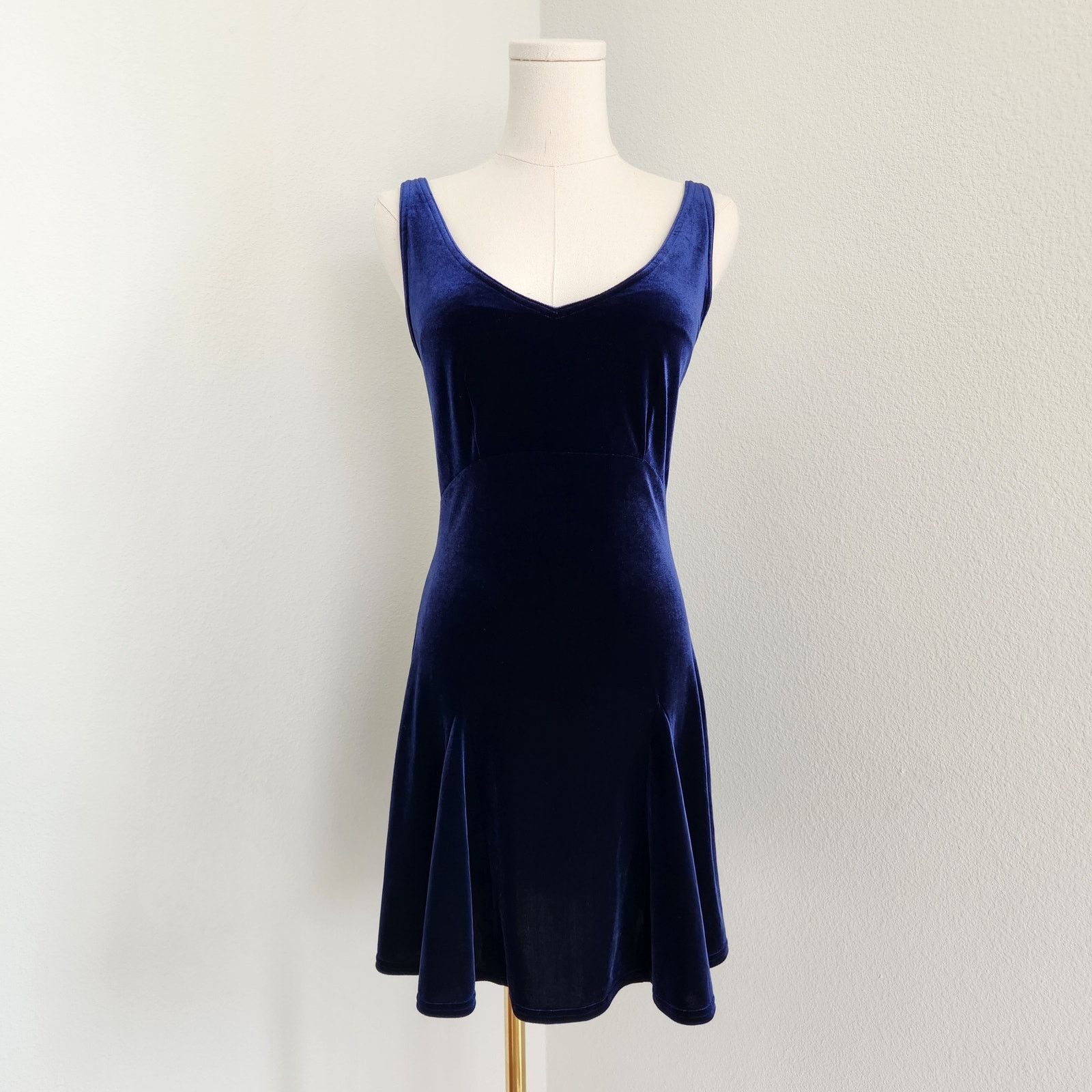 Victoria's Secret Victoria’s Secret Blue Velvet Empire Waist Skater Dress XS Size XS / US 0-2 / IT 36-38 - 9 Thumbnail