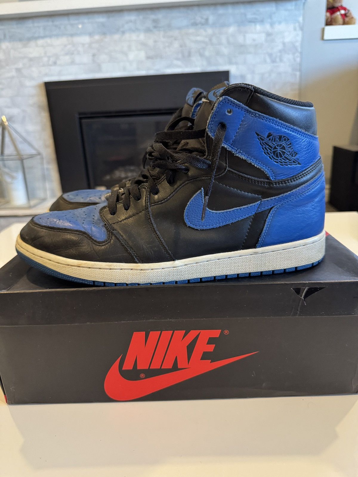 Jordan Brand Air Jordan 1 Retro High OG Royal (2017) Size US 13 / EU 46 - 4 Thumbnail