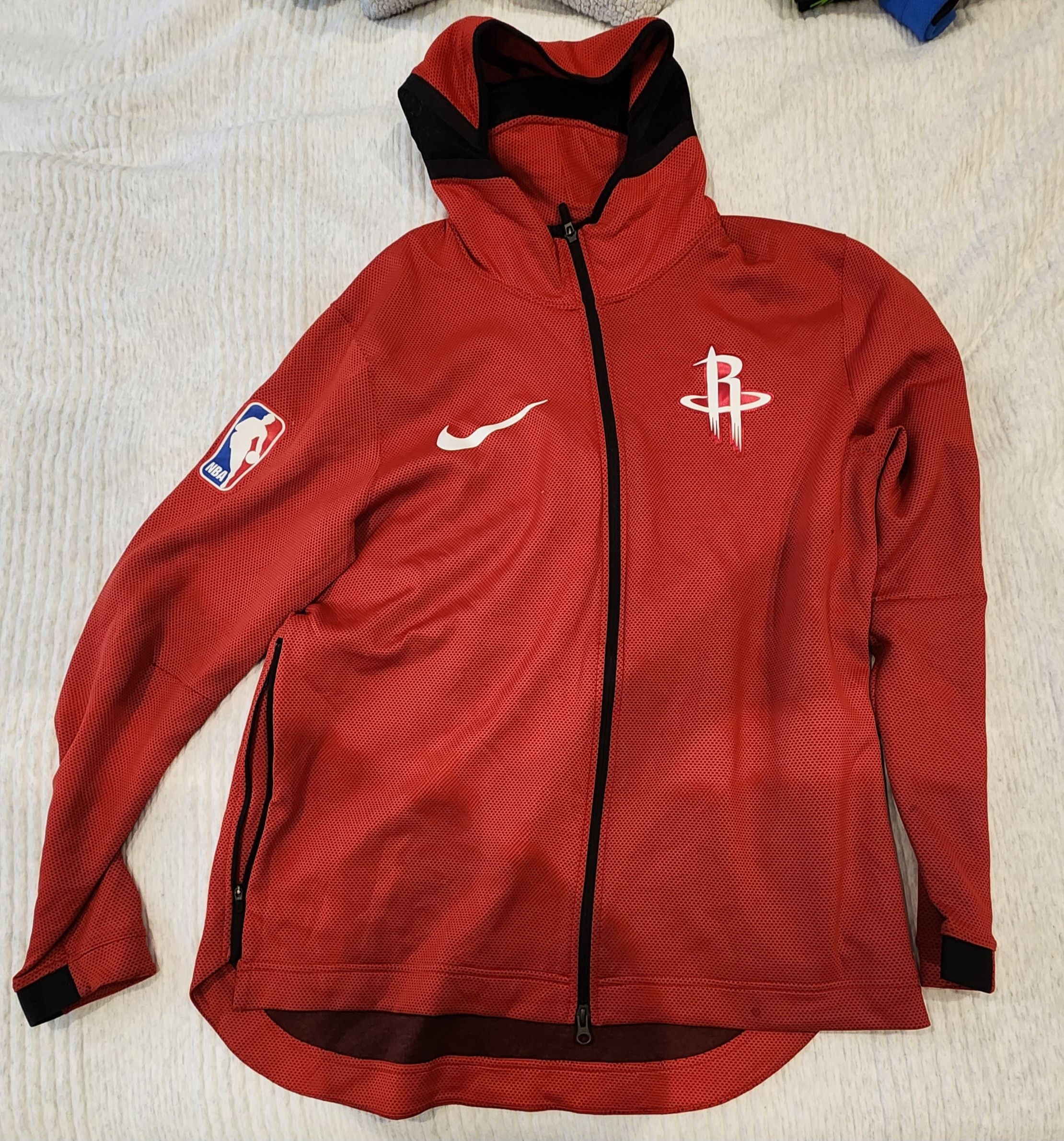 image of 2017 Houston Rockets Nike Dri-Fit Warmup Hoodie in Red, Men's (Size XL)