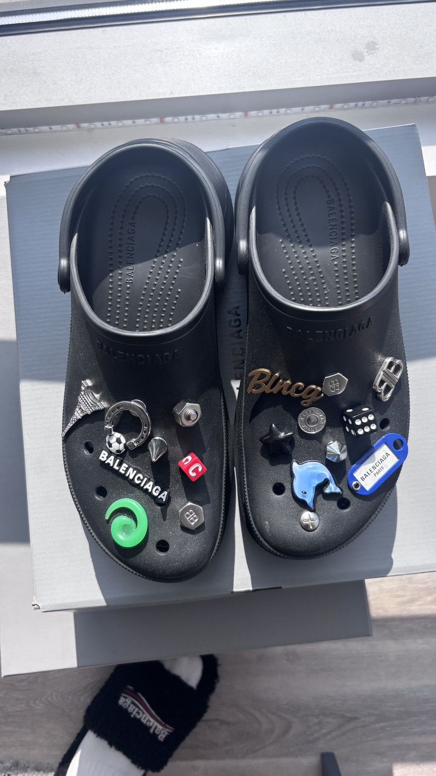 Balenciaga × Crocs CROCS MULE RUBBER + JIBBITZ MAN Size US 11 / EU 44 - 4 Thumbnail