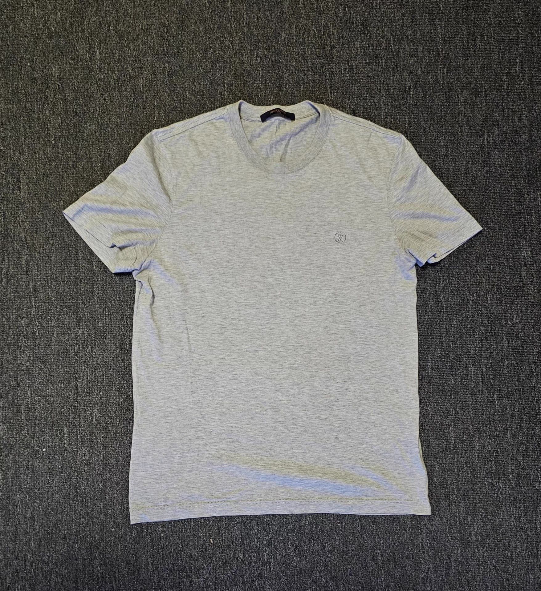 Louis Vuitton Louis Vuitton Grey Short Sleeve T-shirt, Size US S / EU 44-46 / 1 - 1 Thumbnail