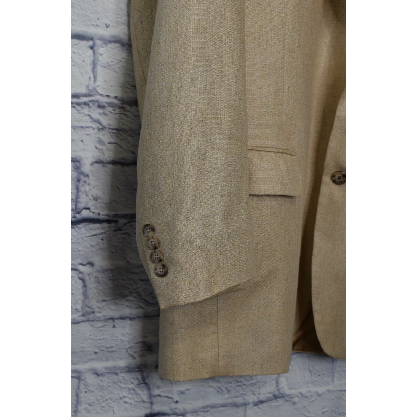 Jos. A. Bank Jos A Bank Sport Coat Single-Breasted 2 Button Beige Tan 44 Long Chest 48 Silk Jacket Mens Long Dry Clean Only Size US M / EU 48-50 / 2 - 5 Thumbnail
