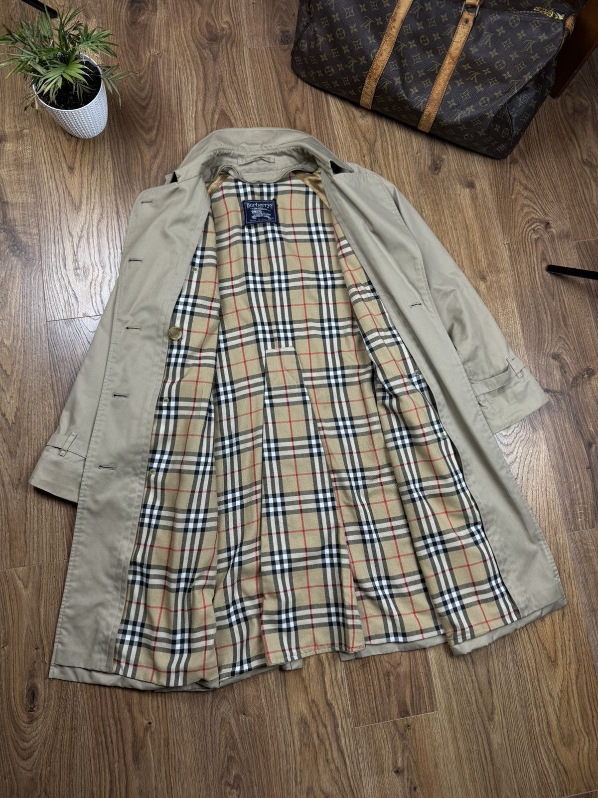 Burberry Vintage trench coat Burberry original luxury streetwear item Size US S / EU 44-46 / 1 - 2 Thumbnail
