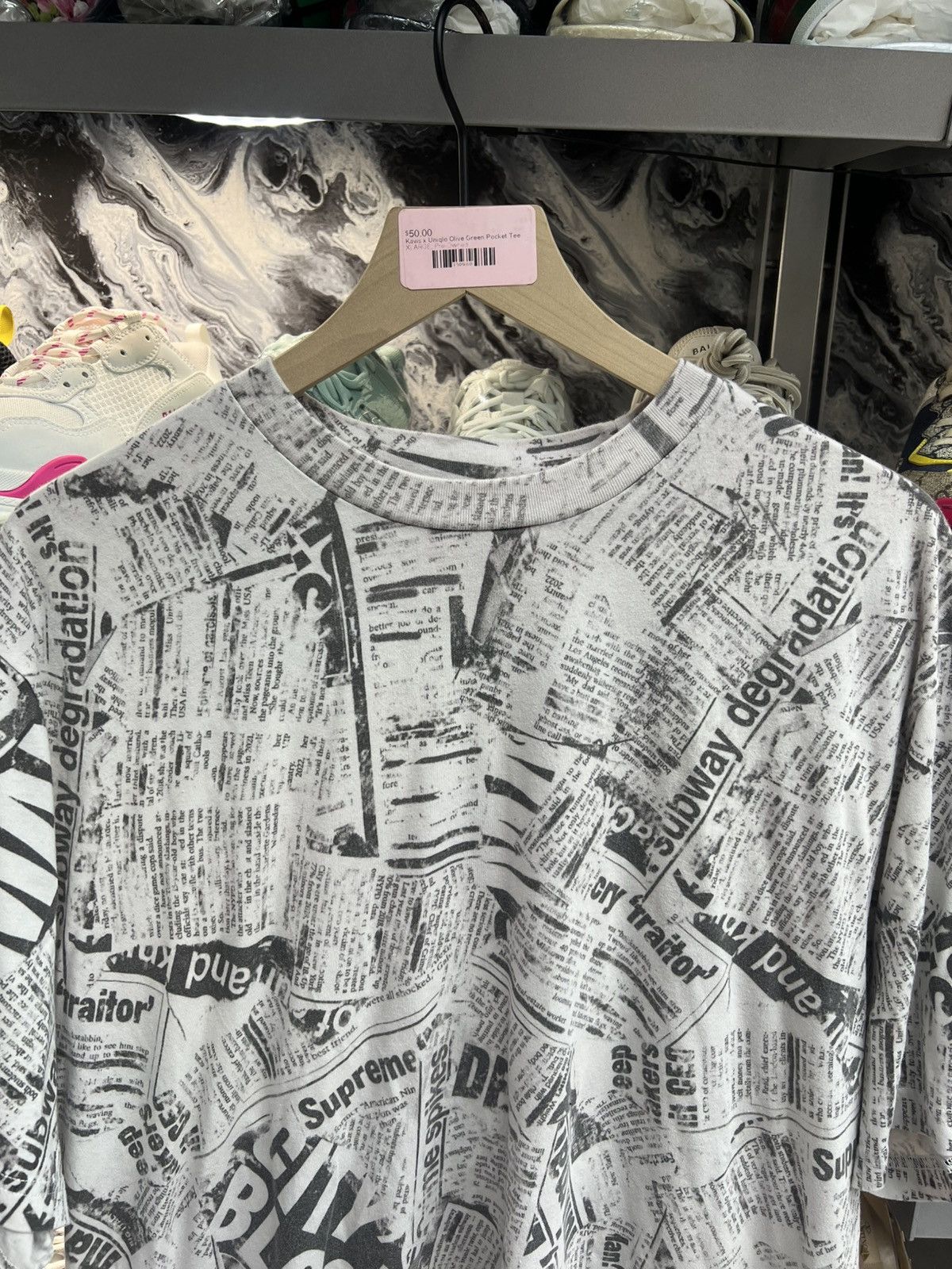 Supreme Supreme Newspaper Short Sleeve Size US L / EU 52-54 / 3 - 5 Thumbnail