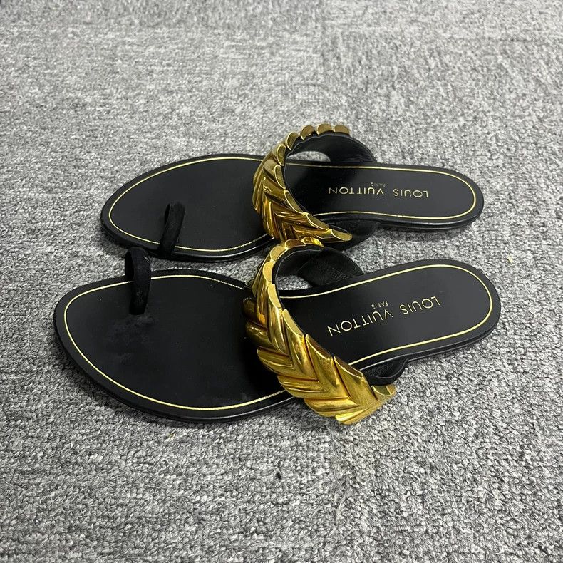 Louis Vuitton Louis Vuitton Logo Flippers in Black Solid Metallic Wave s Size US 5.5 / IT 35.5 - 2 Thumbnail