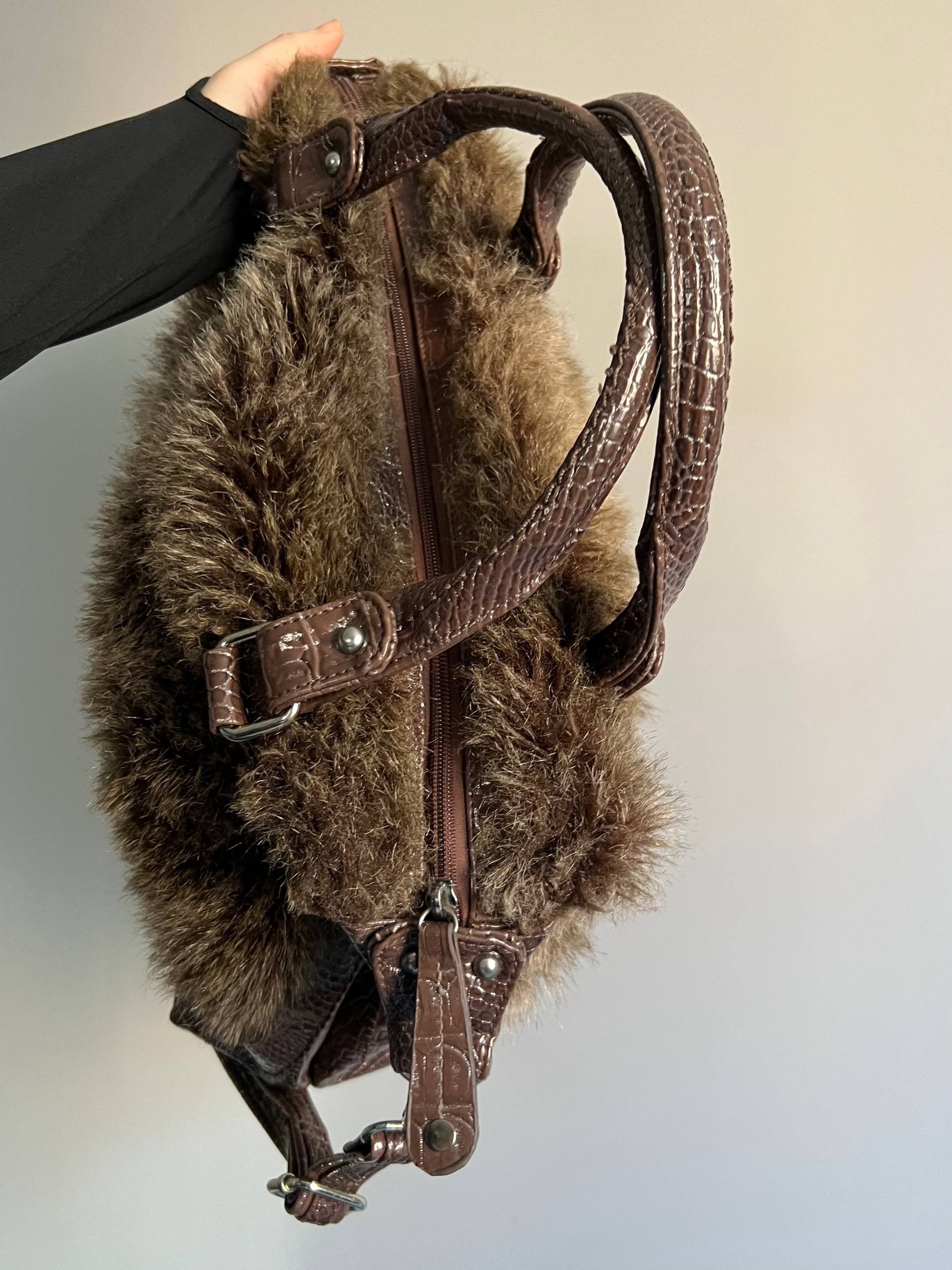 Vintage Vintage Fur Faux Shoulder Bag Y2K Avant Garde style Size ONE SIZE - 6 Thumbnail