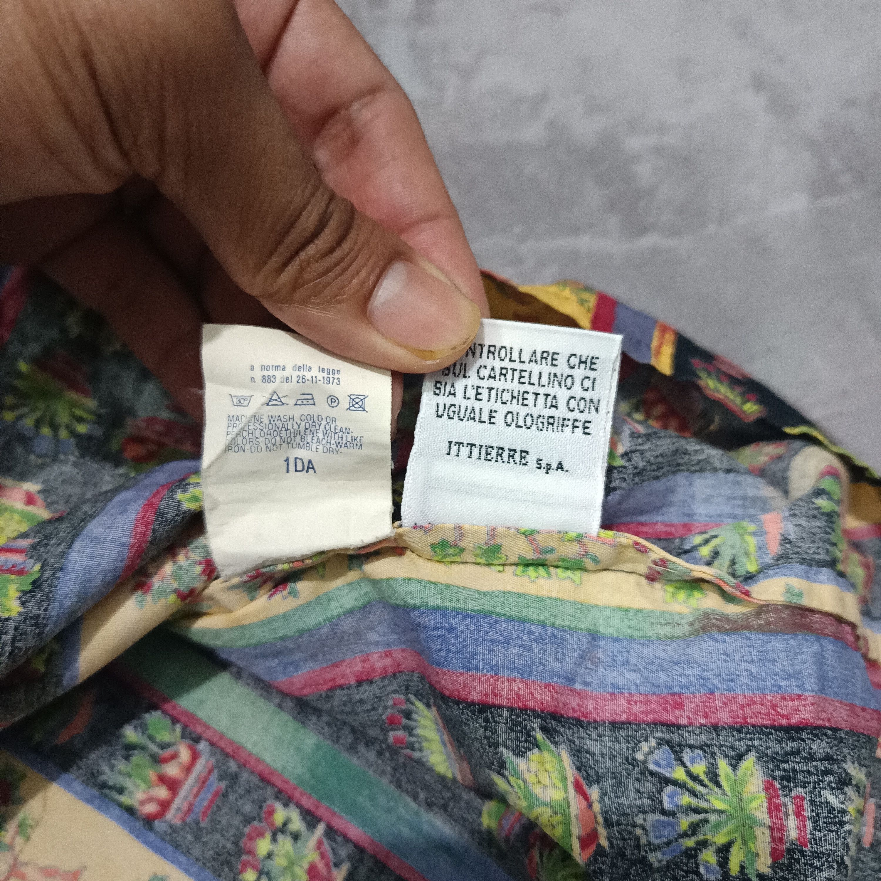 Versace Jeans Couture Vintage Versace Jeans Full Print Cotton Shirt Size US M / EU 48-50 / 2 - 7 Thumbnail