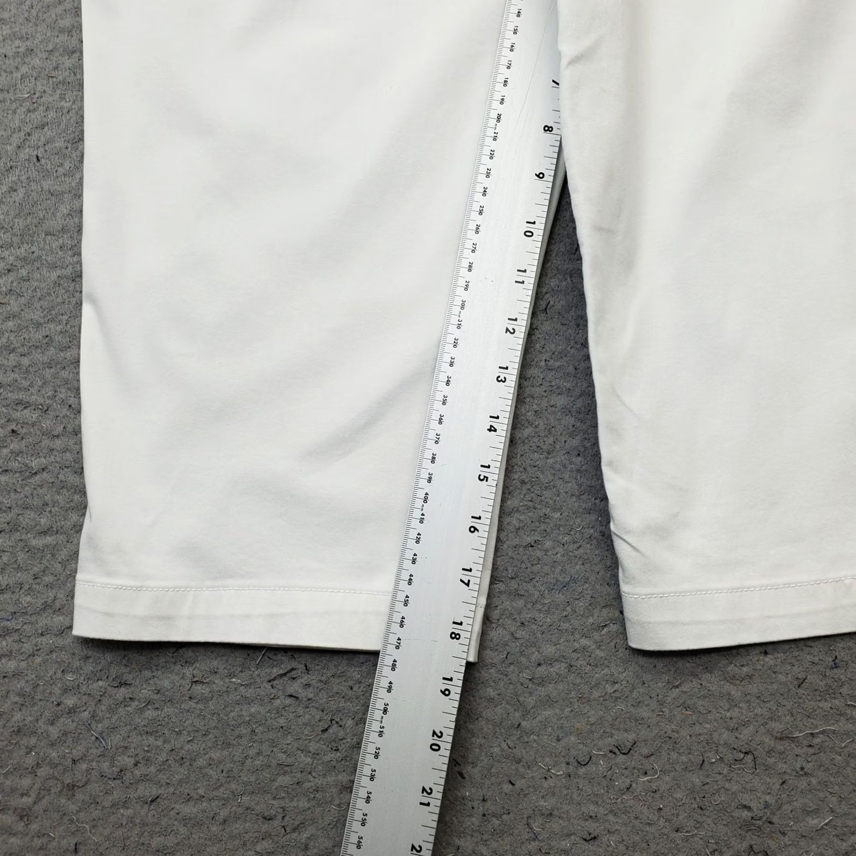 Gloria Vanderbilt Gloria Vanderbilt Capri Pants Womens 12 White Stretch Slim Leg Belted Waist Size 34" / US 12 / IT 48 - 4 Thumbnail