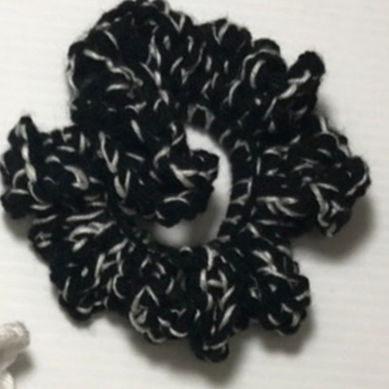 Handmade NWT Black White Handmade Crocheted Hair Scrunchie Set of 3 Size ONE SIZE - 3 Thumbnail
