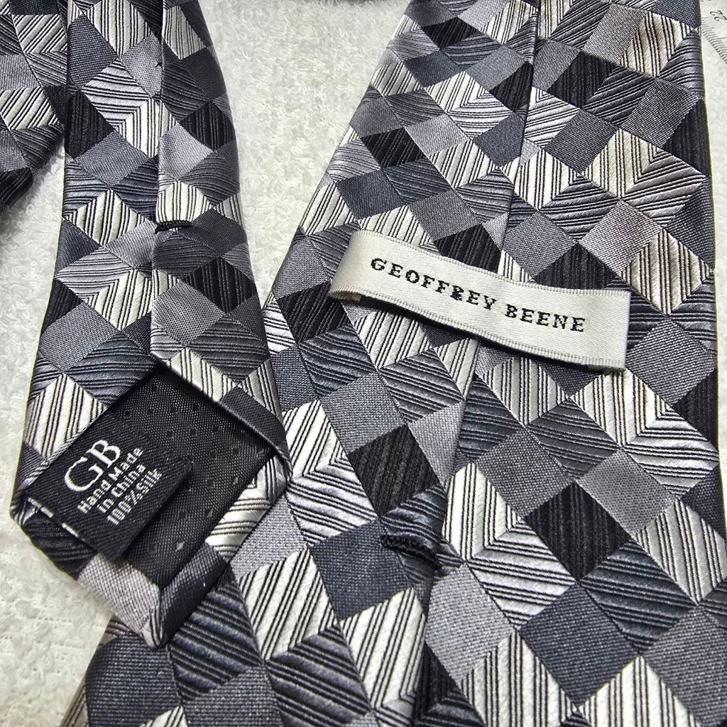 The Unbranded Brand Men's Geoffrey Beene Gray Black Geometric Silk Tie One Size Size ONE SIZE - 3 Thumbnail
