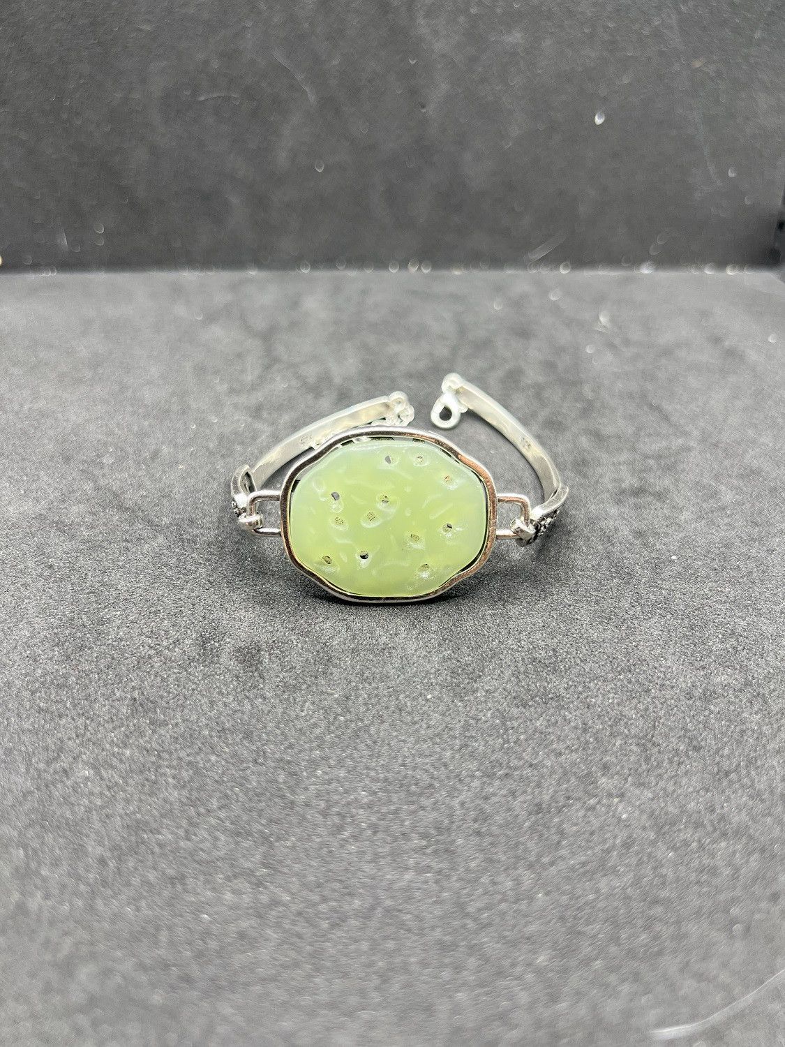 Jewelry Green Jade Silver Bracelet Size ONE SIZE - 1 Thumbnail