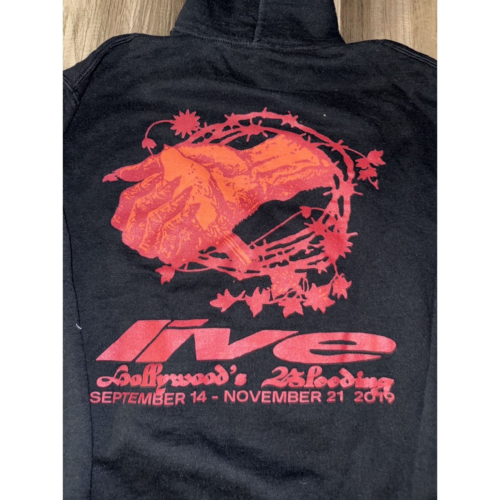 Vintage Post Malone Hollywood's Bleeding Tour Hoodie Sweatshirt Men's M Black Writing 90s? Size US M / EU 48-50 / 2 - 5 Thumbnail