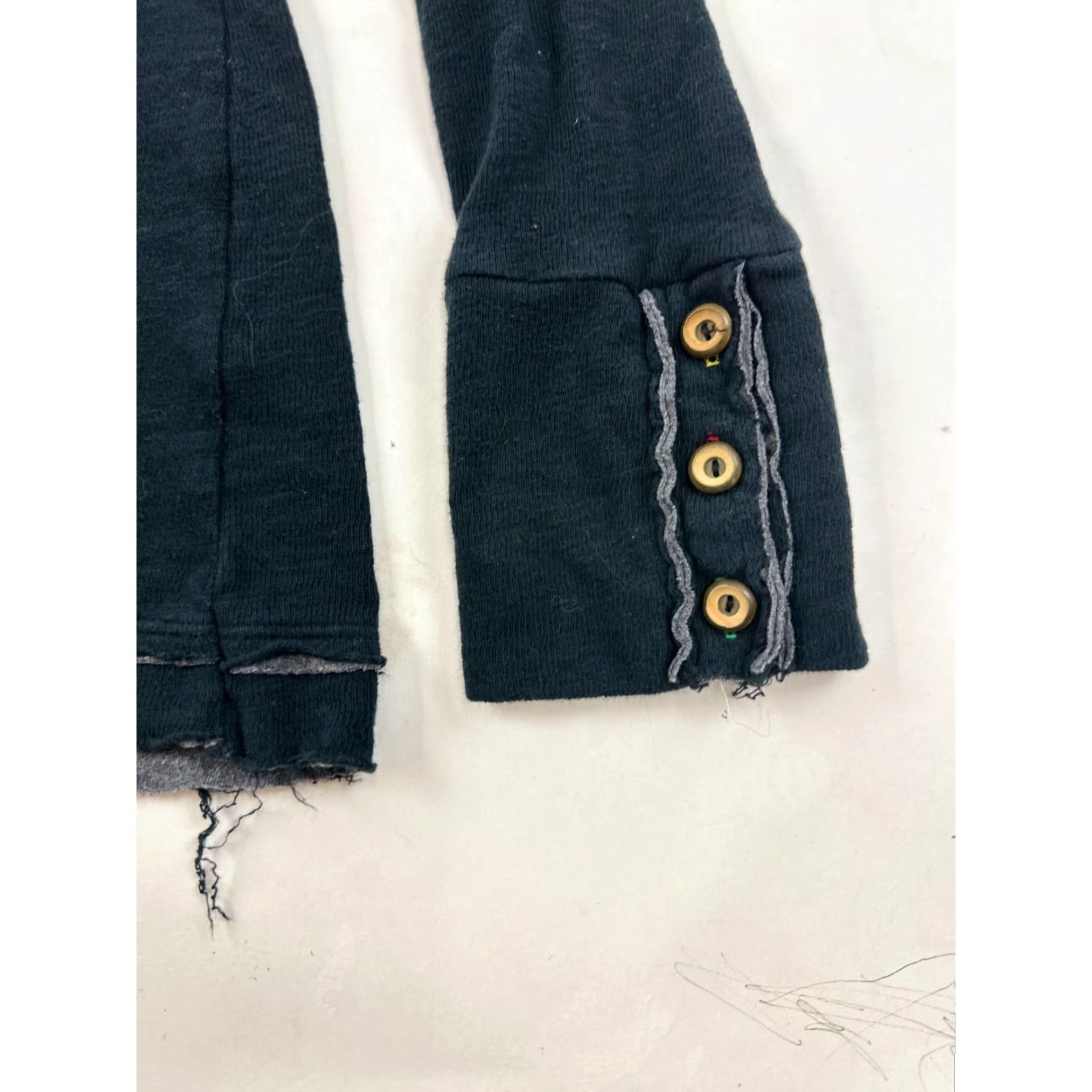 Vintage VINTAGE Able Shirt Womens Small Black Round Neck Pullover Knit T-Shirt Raglan Sleeve Stretch Cuff Size S / US 4 / IT 40 - 3 Thumbnail