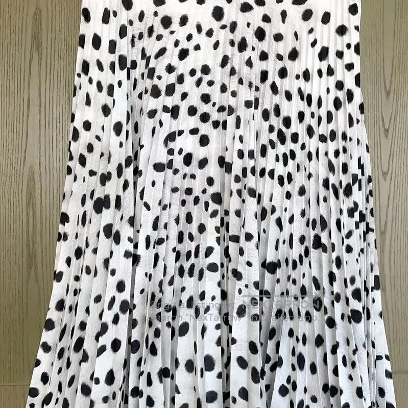 Burberry Burberry Pleated Skirt in Gray Polyester. Size 23" - 3 Thumbnail