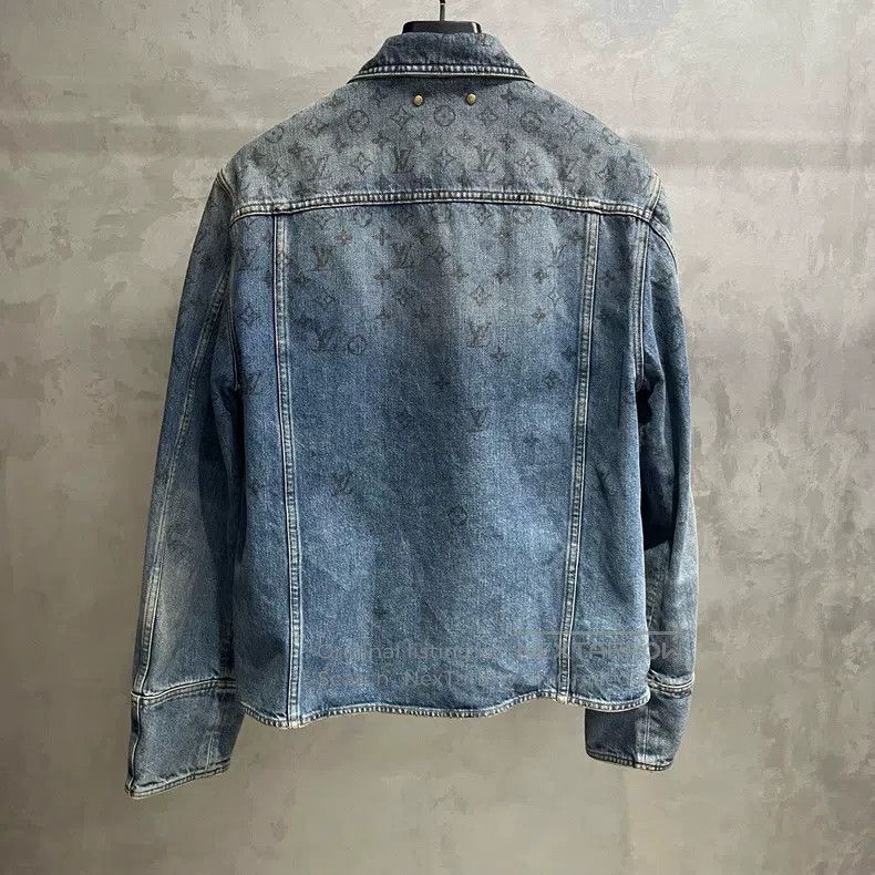 Louis Vuitton Louis Vuitton Blue gradient full-print single-breasted lon Size US L / EU 52-54 / 3 - 2 Thumbnail