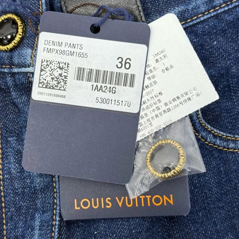 Louis Vuitton Louis Vuitton Washed blue classic leather logo jeans 2505-N Size US 36 / EU 52 - 7 Thumbnail