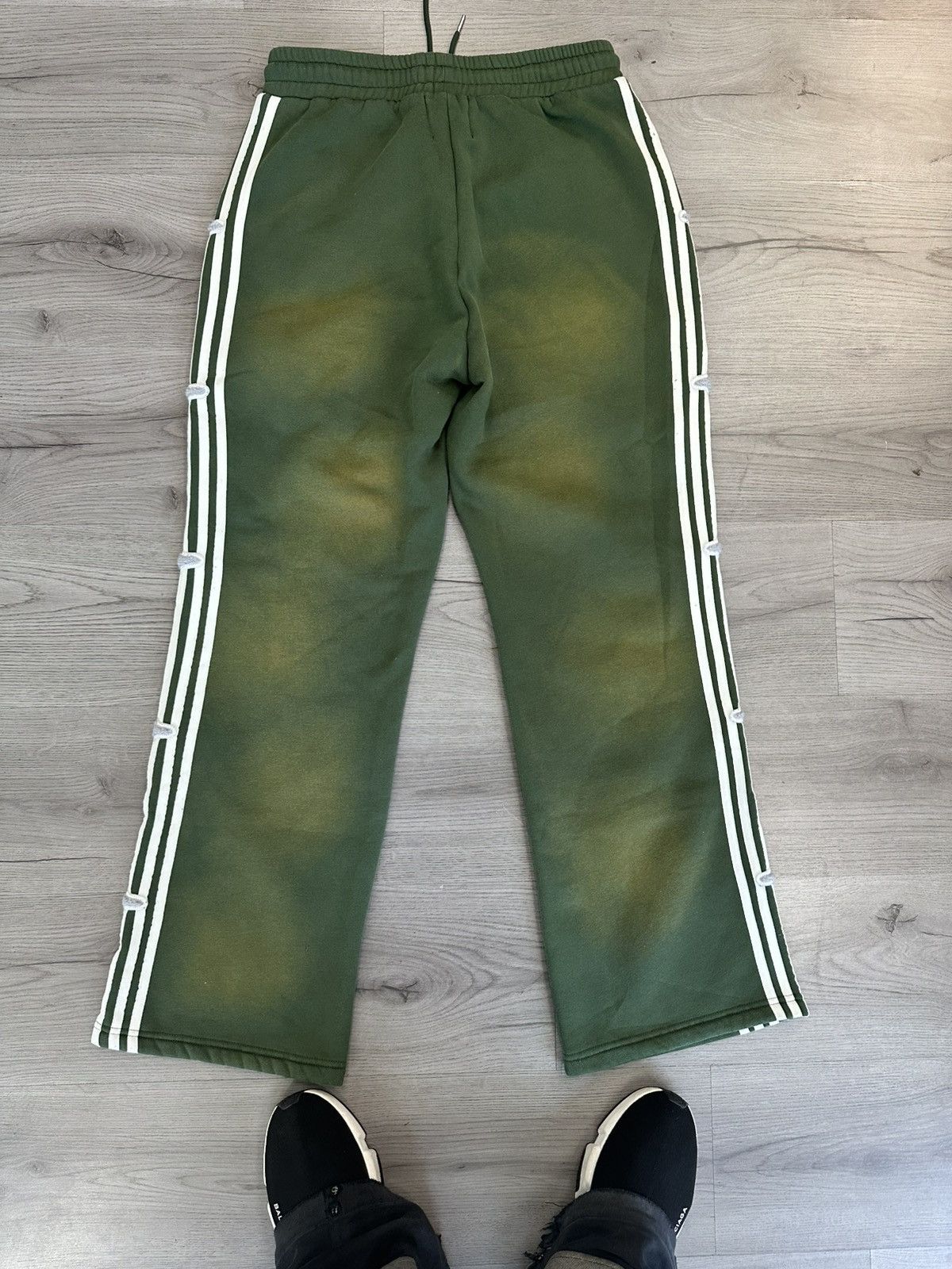 RETROVERT Retrovert Studded Destruction Sweatpants Green Size US 36 / EU 52 - 2 Thumbnail