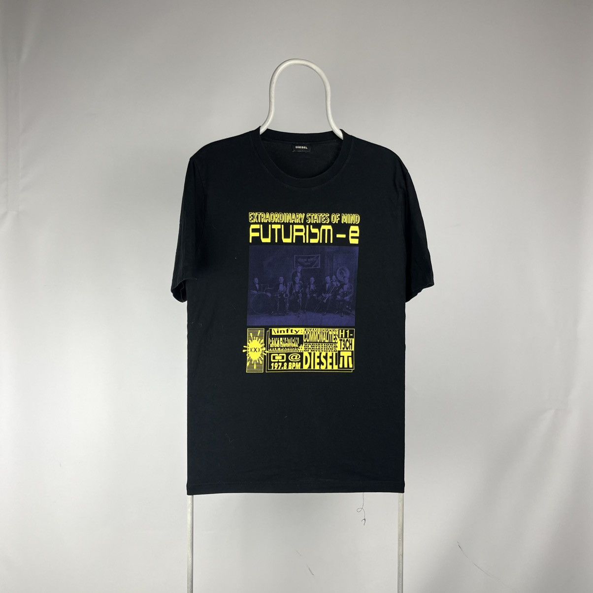 Diesel Diesel extraordinary states of mind futurism tshirt Size US L / EU 52-54 / 3 - 1 Thumbnail