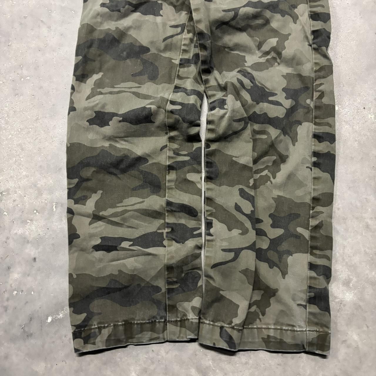 Japanese Brand × Vintage Crazy Vintage Y2K/2000s Grunge Camo Streetwear Cargo Pants! Size US 32 / EU 48 - 6 Thumbnail