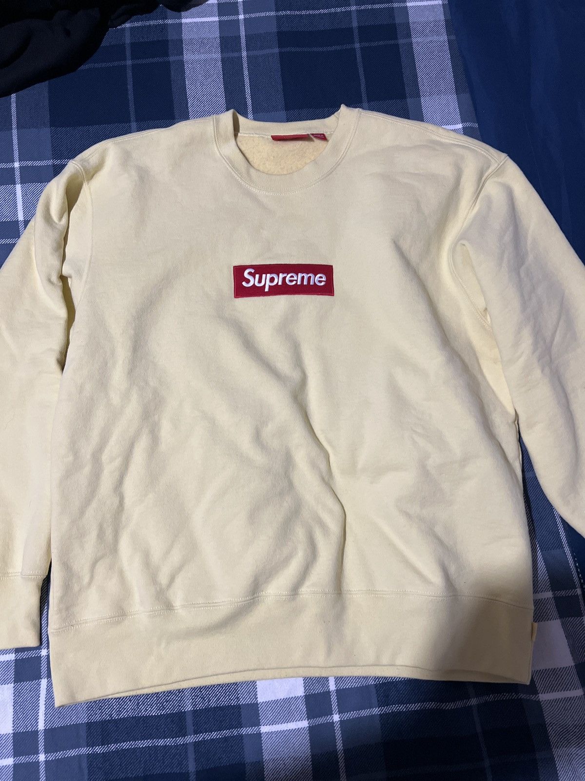 Supreme FW22 Box Logo Crewneck Pale Yellow - www.toestory.in