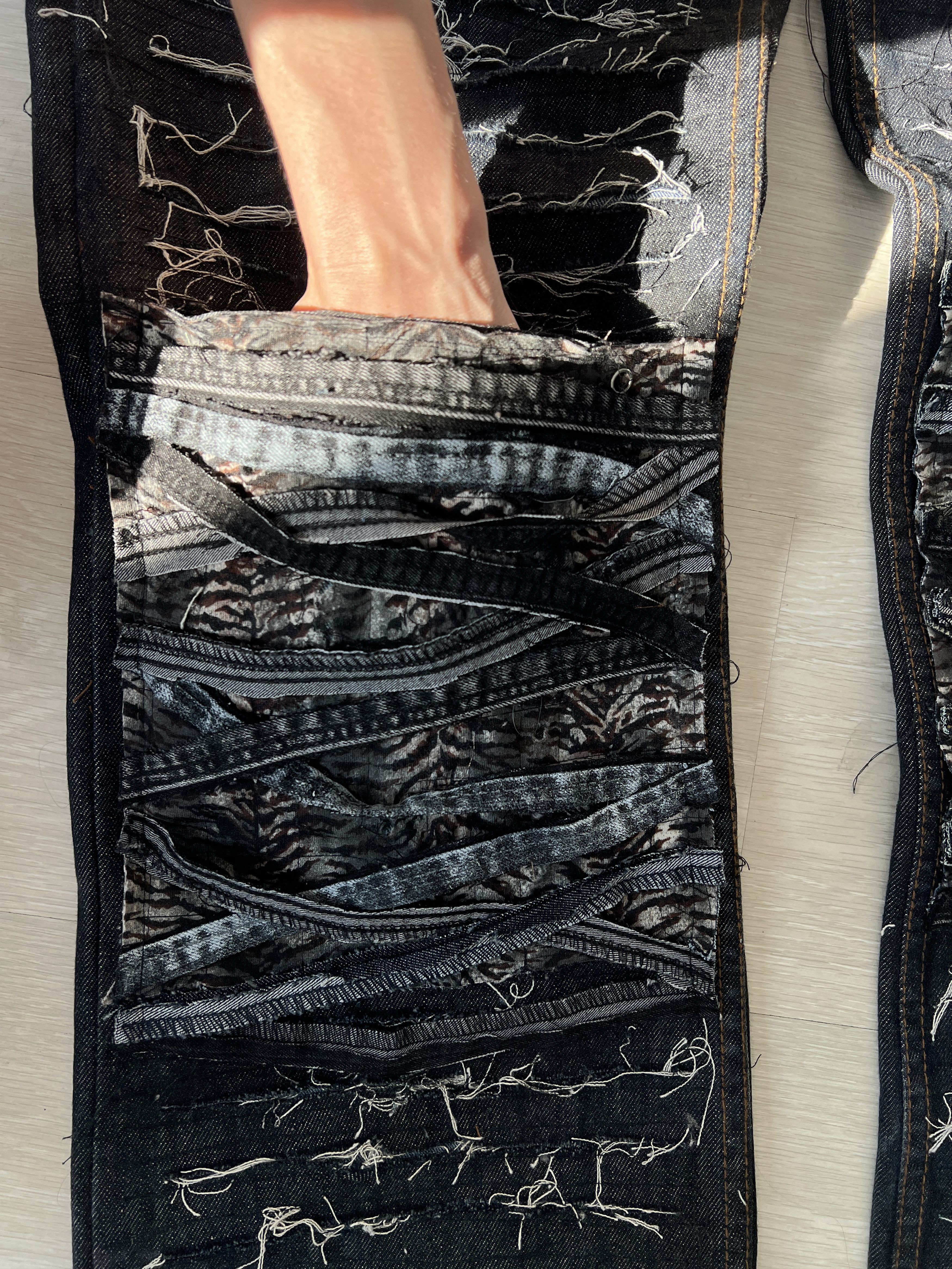 Japanese Brand 💥 JUNYA WATANABE BALENCIAGA STYLE DISTRESSED JEANS y2k Size US 32 / EU 48 - 2 Thumbnail