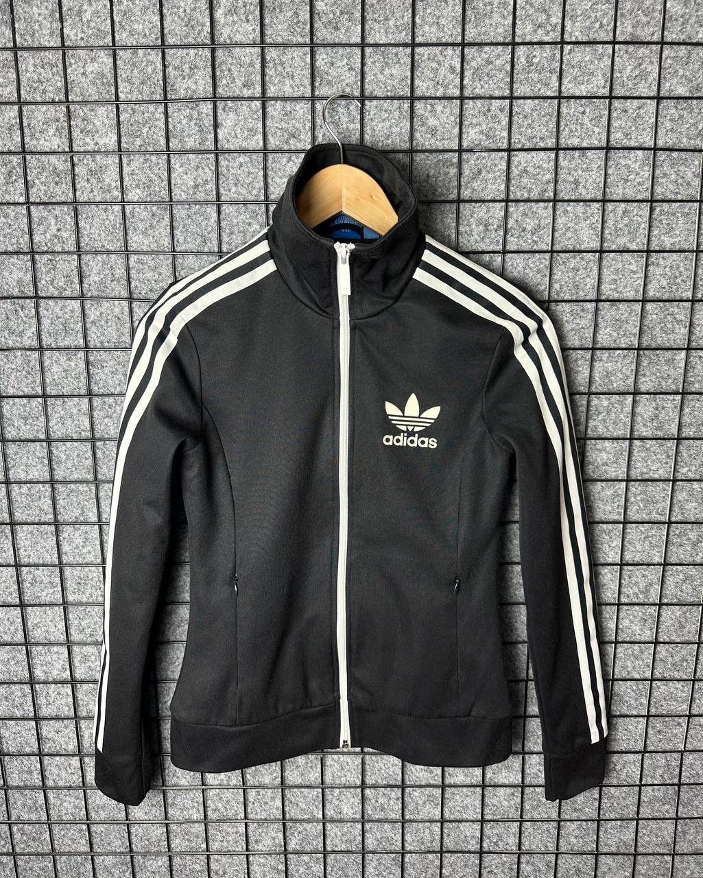 Adidas Adidas track jacket sportswear size XSmall Size XS / US 0-2 / IT 36-38 - 1 Thumbnail