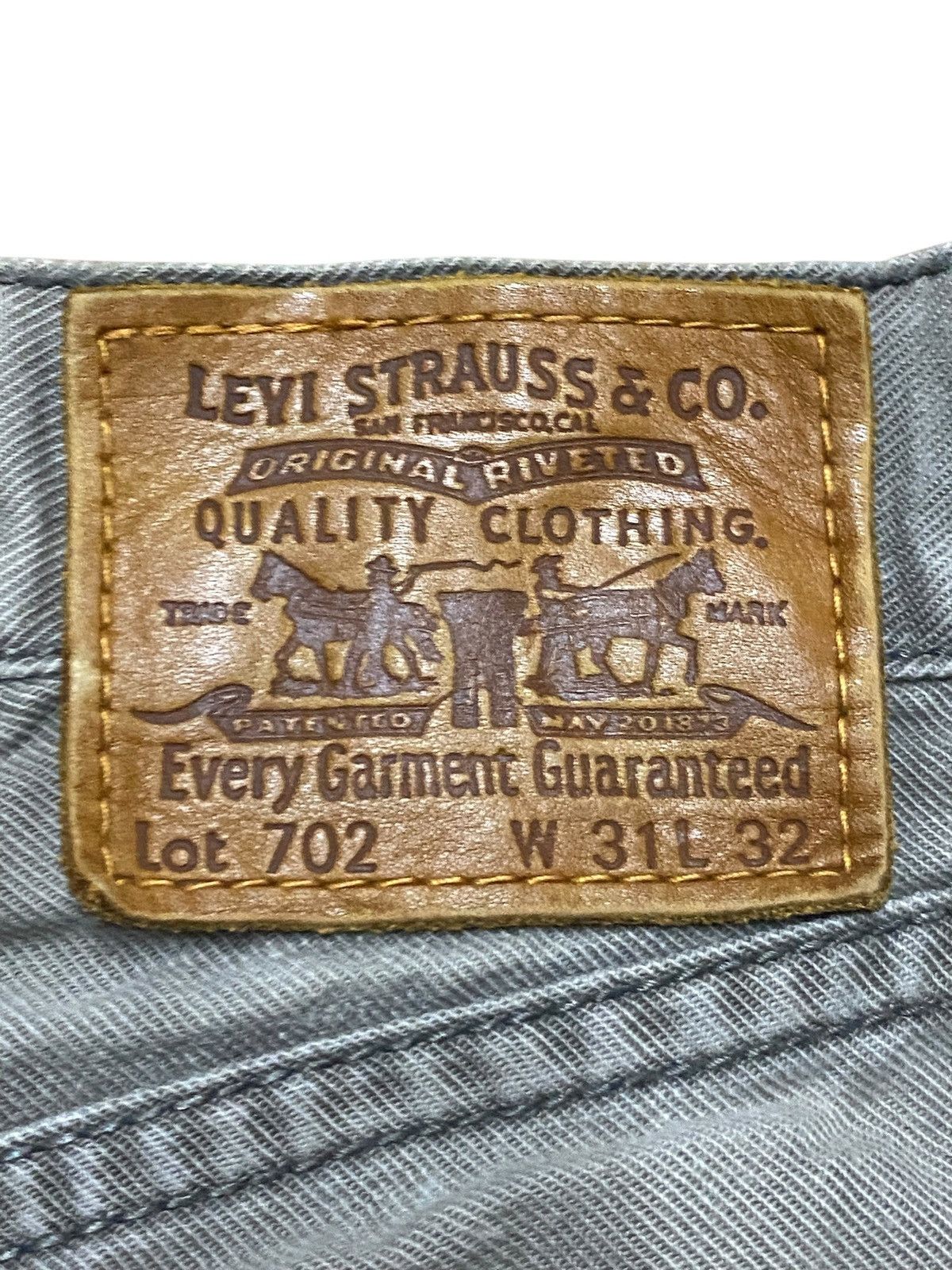 Levi's Vintage Levis 702 Y2K Distressed Loose Jeans Size US 31 - 16 Thumbnail