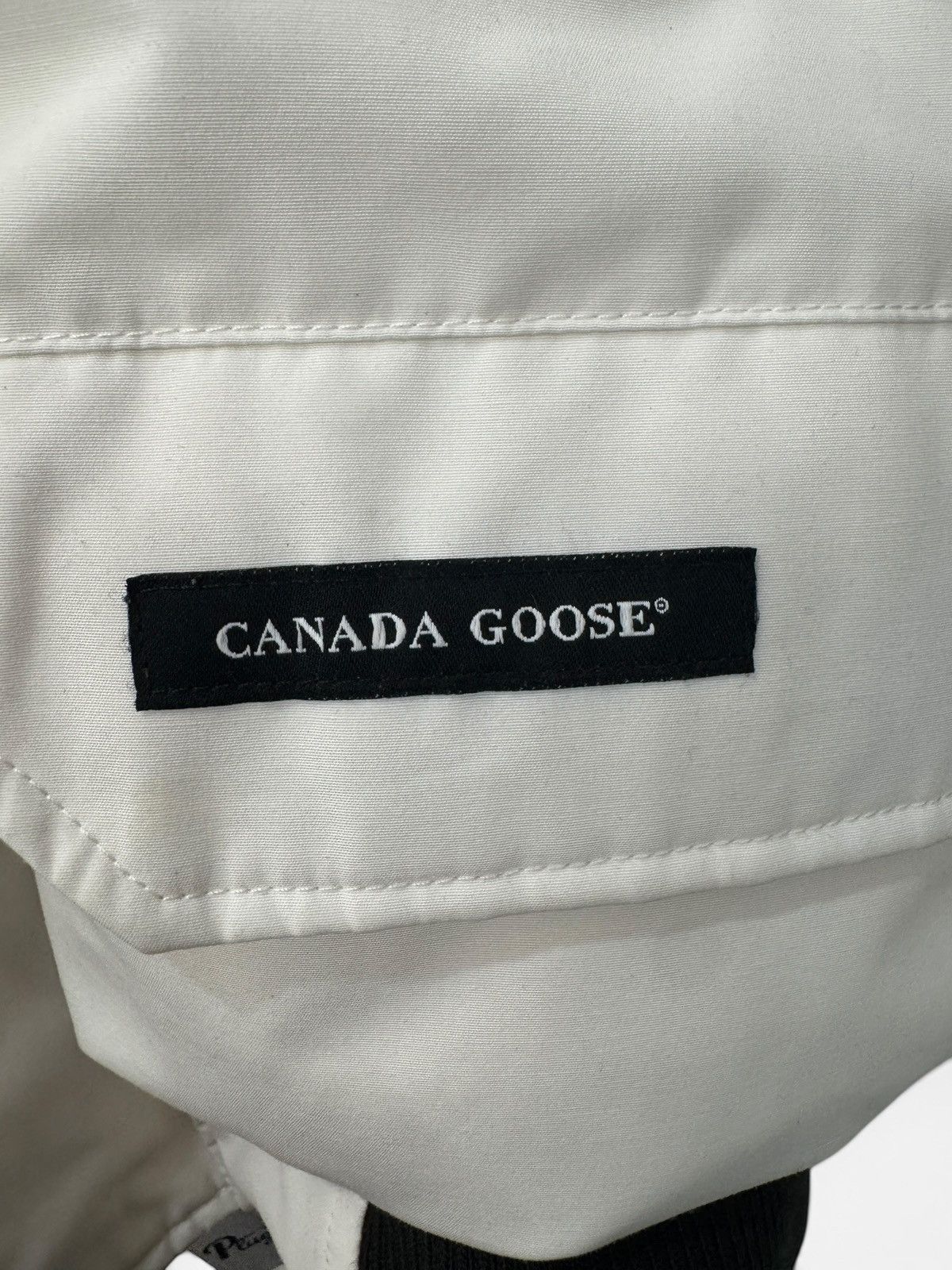 Canada Goose Canada Goose White Bomber Jacket Size US M / EU 48-50 / 2 - 5 Thumbnail