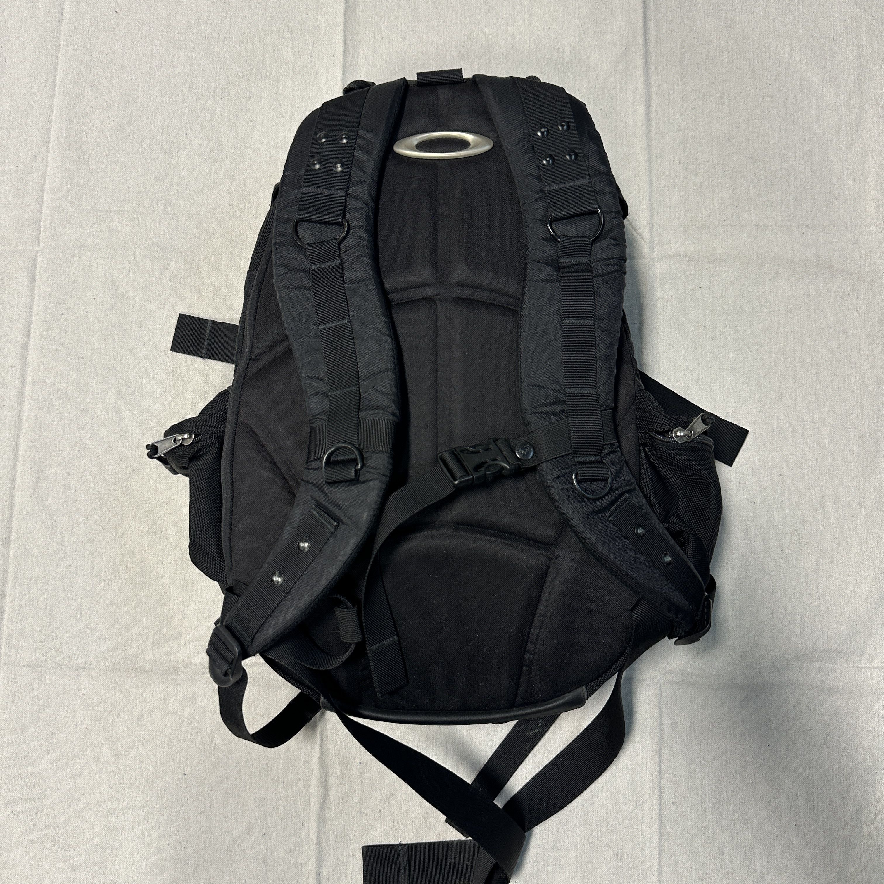 Oakley Vintage Oakley Tactical Nylon Backpack 90s Tech y2k Size ONE SIZE - 4 Thumbnail