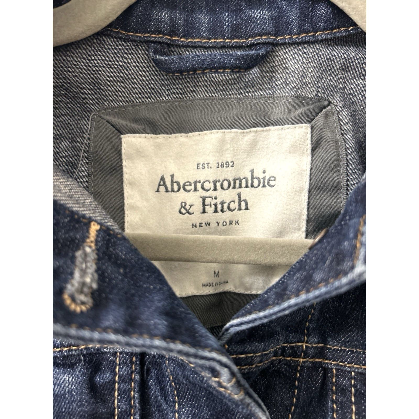 Abercrombie & Fitch Abercrombie & Fitch Denim Jacket Womens M Dark Wash Trucker Distressed Button Front Collared Classic Vintage No Size M / US 6-8 / IT 42-44 - 5 Thumbnail