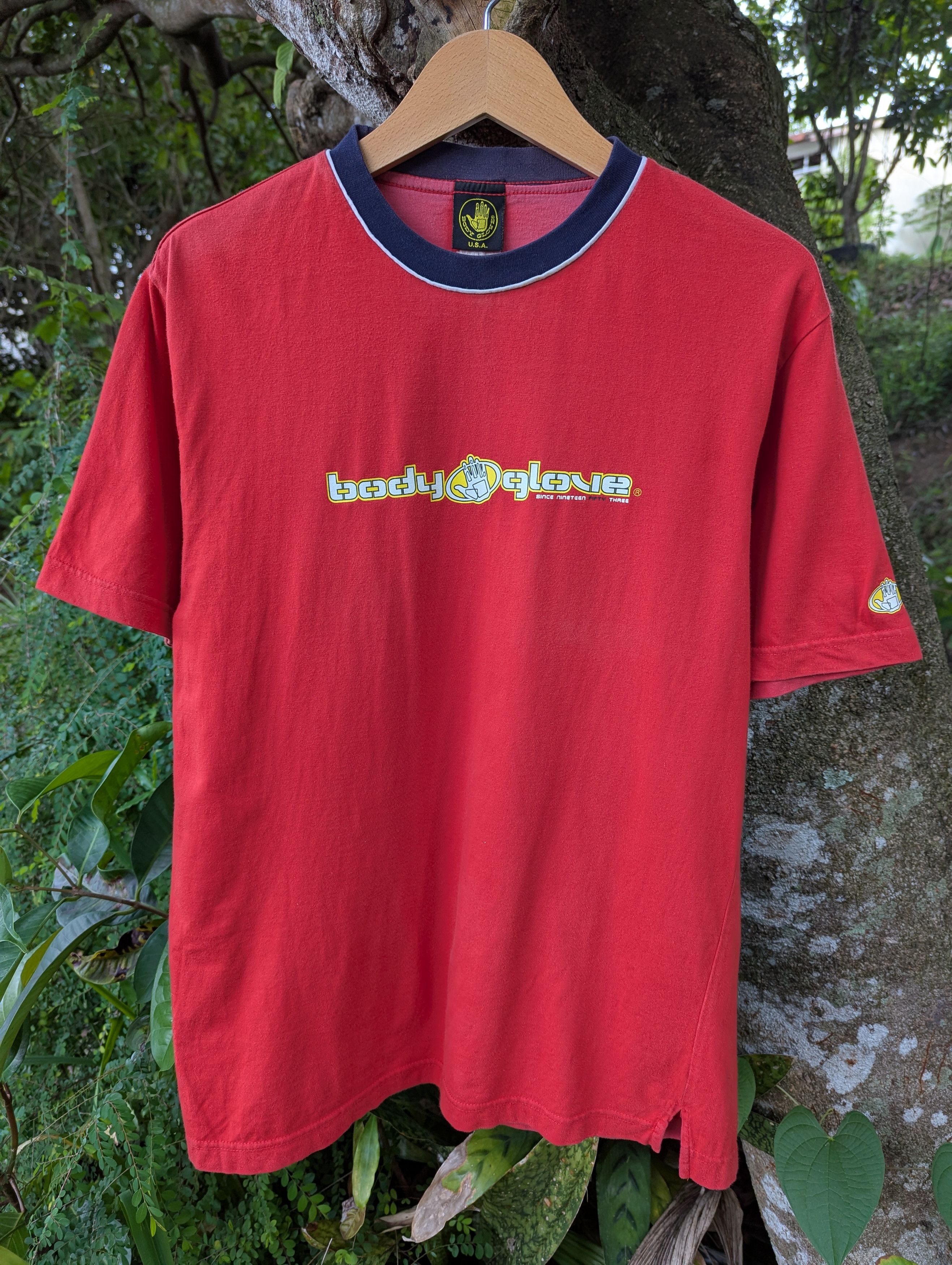 Body Glove Vintage 90s Body Glove Surfwear Tshirt Size US M / EU 48-50 / 2 - 1 Thumbnail