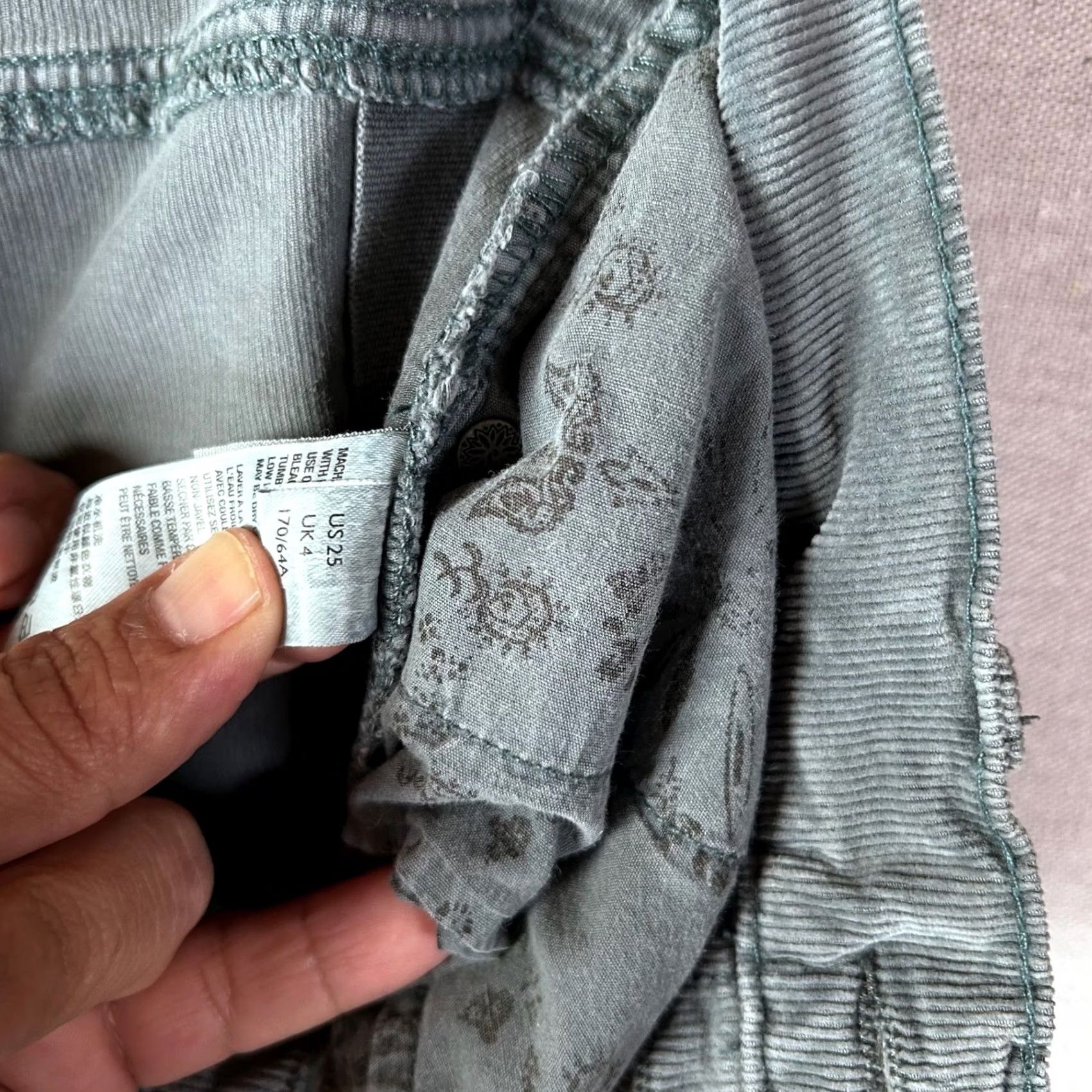 Free People We The Free Free People 25 Sage Green Corduroy High Rise Skinny Pants Button Fly Women’s Slim 27in Inseam Gray Size 42" / US 20 - 8 Thumbnail
