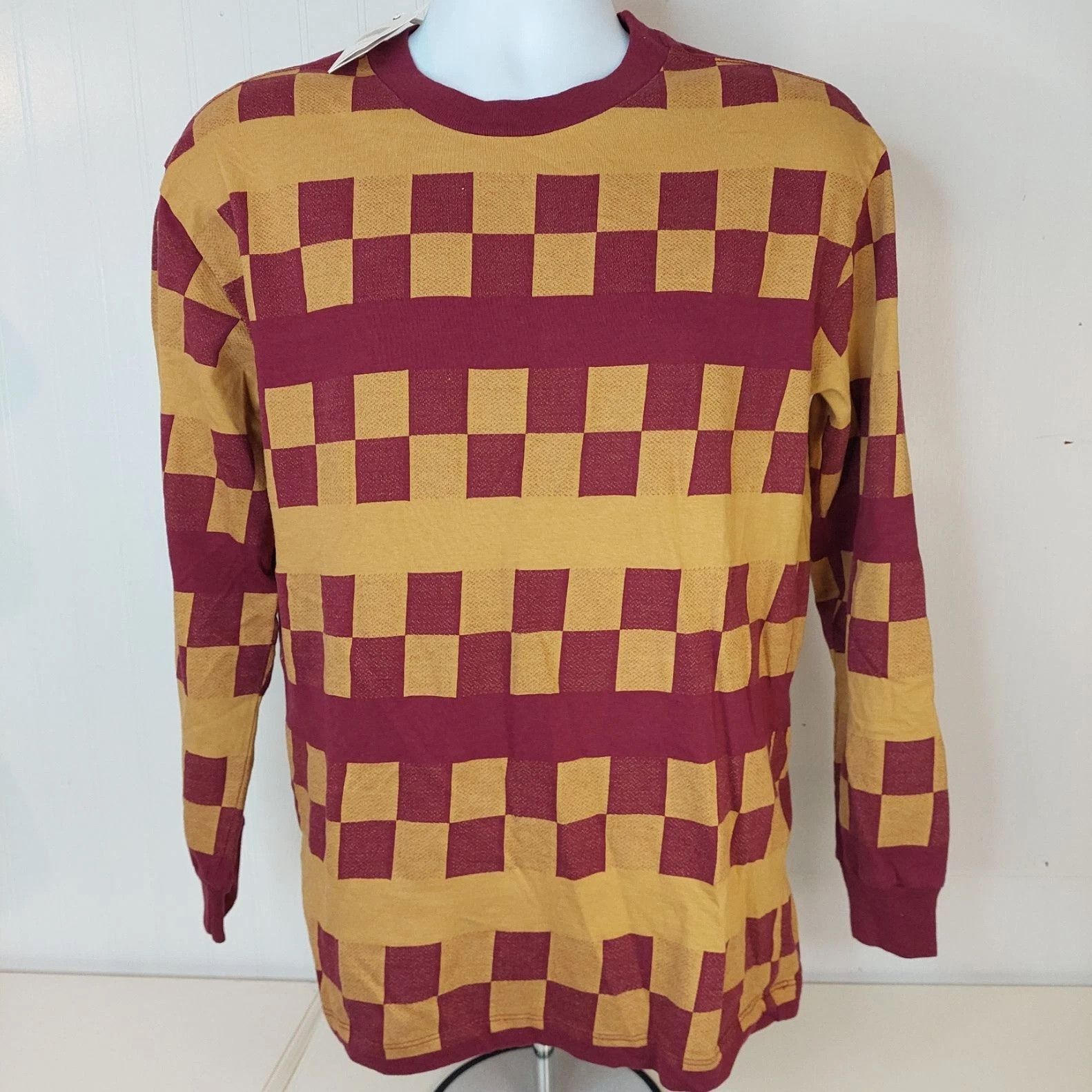 Levi's Vintage Clothing Levis Vintage Clothing Maroon Yellow Jumper Sweatshirt Small Size US S / EU 44-46 / 1 - 1 Thumbnail