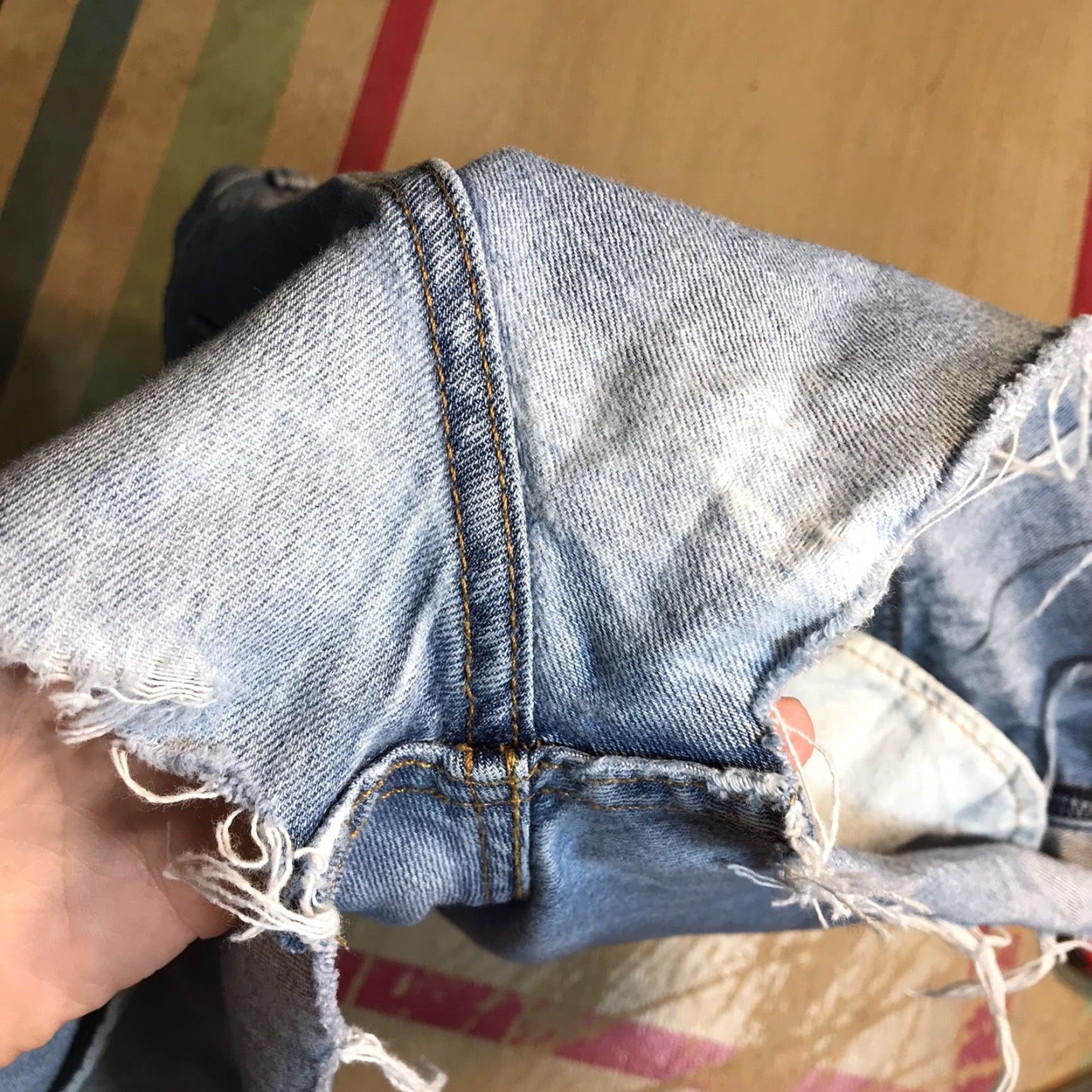 Levi's VINTAGE Levi's 505 Womens Cut Off Jeans Denim Faded Light Blue Shorts Waist 34” Frayed Size 24" / US 00 / IT 34 - 3 Thumbnail