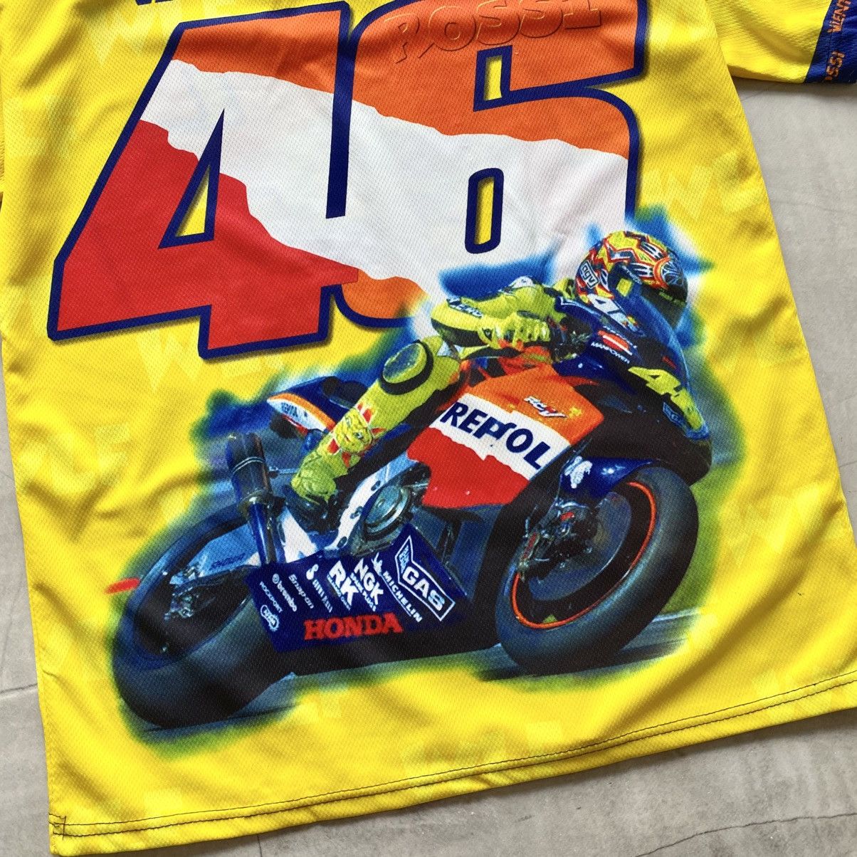 Vintage Vintage Valentino Rossi 46 The Doctor All Over Print T-shirt Size US S / EU 44-46 / 1 - 6 Thumbnail
