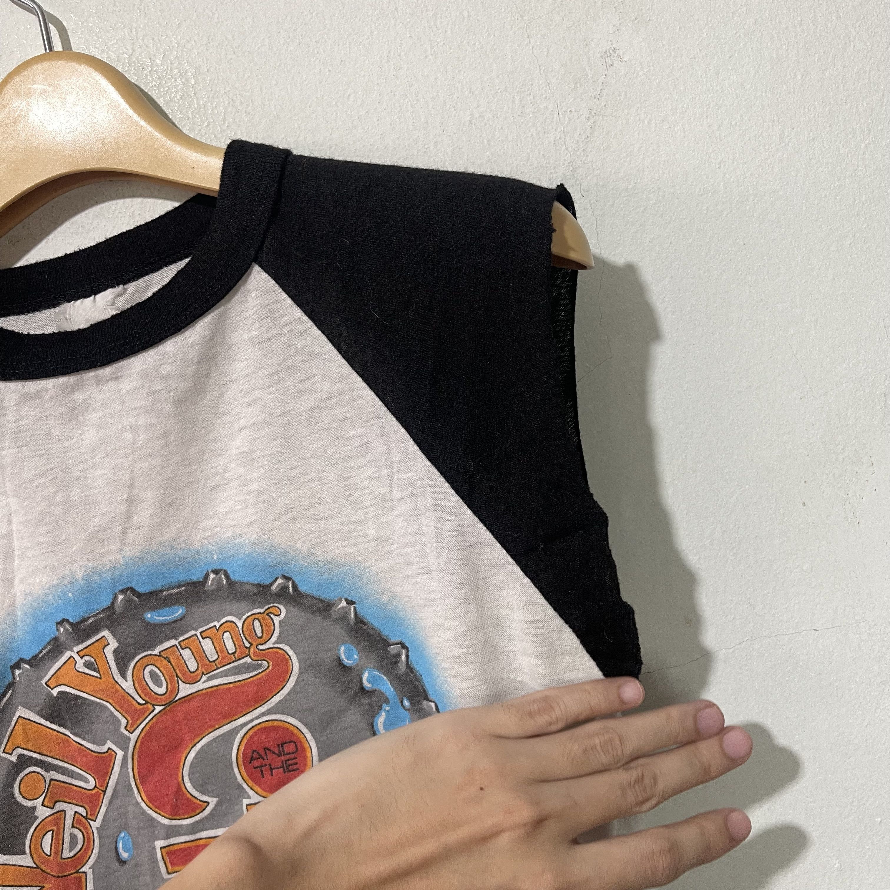 Band Tees Vintage 1984-1985 Neil Young Tour Shirt Size US XS / EU 42 / 0 - 7 Thumbnail