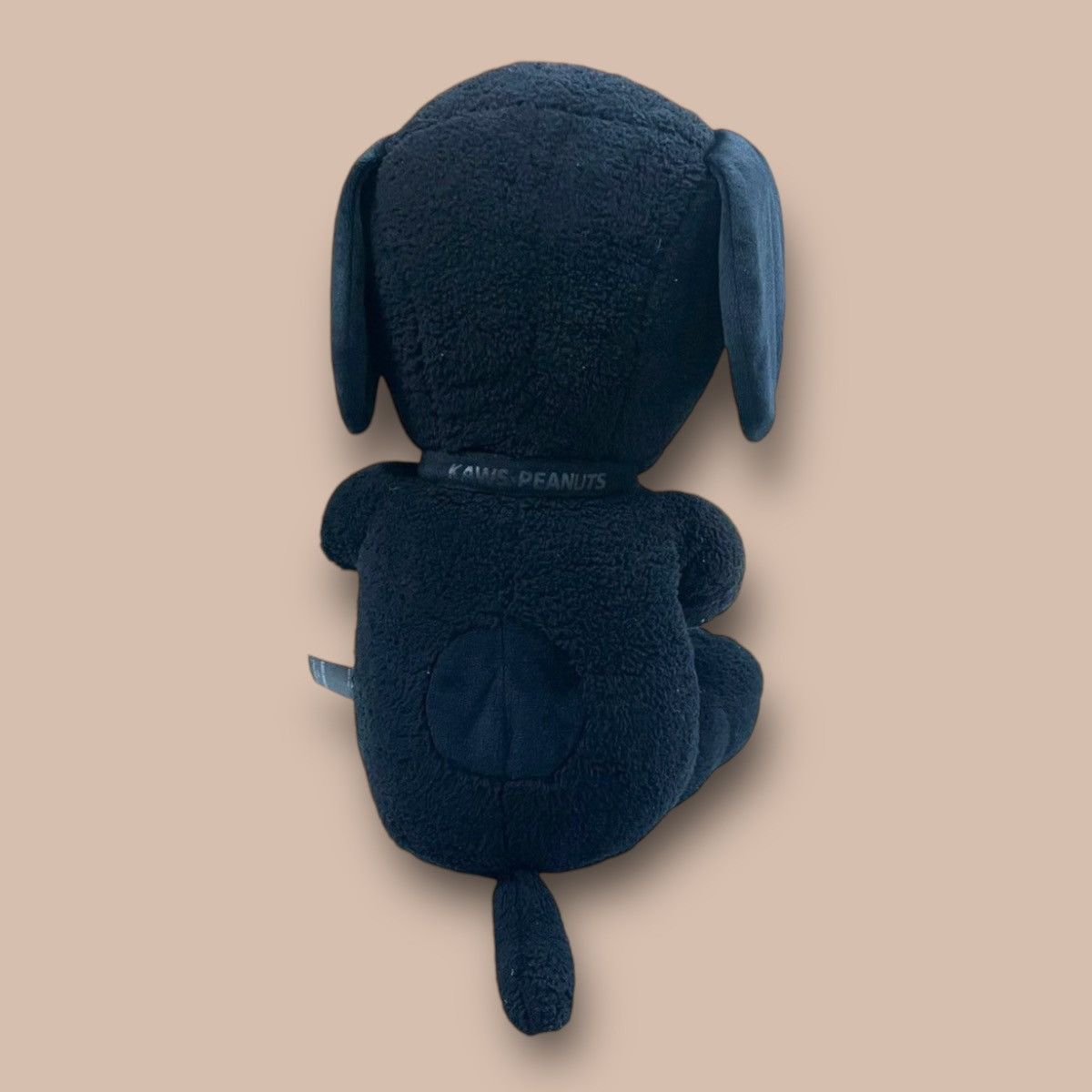 Kaws × Peanuts × Uniqlo KAWS x Uniqlo x Peanuts Snoopy Plush (Medium) Dolls Size ONE SIZE - 4 Thumbnail
