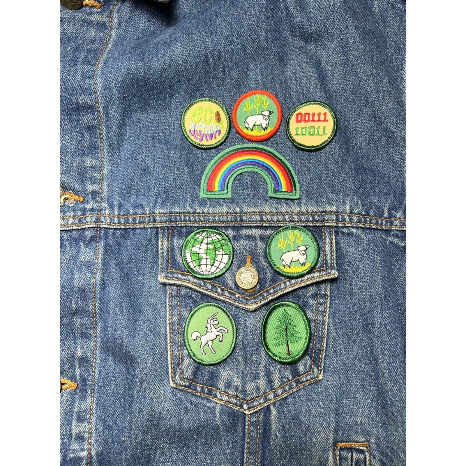 Marlboro VINTAGE Marlboro Country Store Denim Vest Mens XL Blue Patch Back Western Biker Style Clothing Man Mens XL Blue Denim Vest Size US XL / EU 56 / 4 - 5 Thumbnail