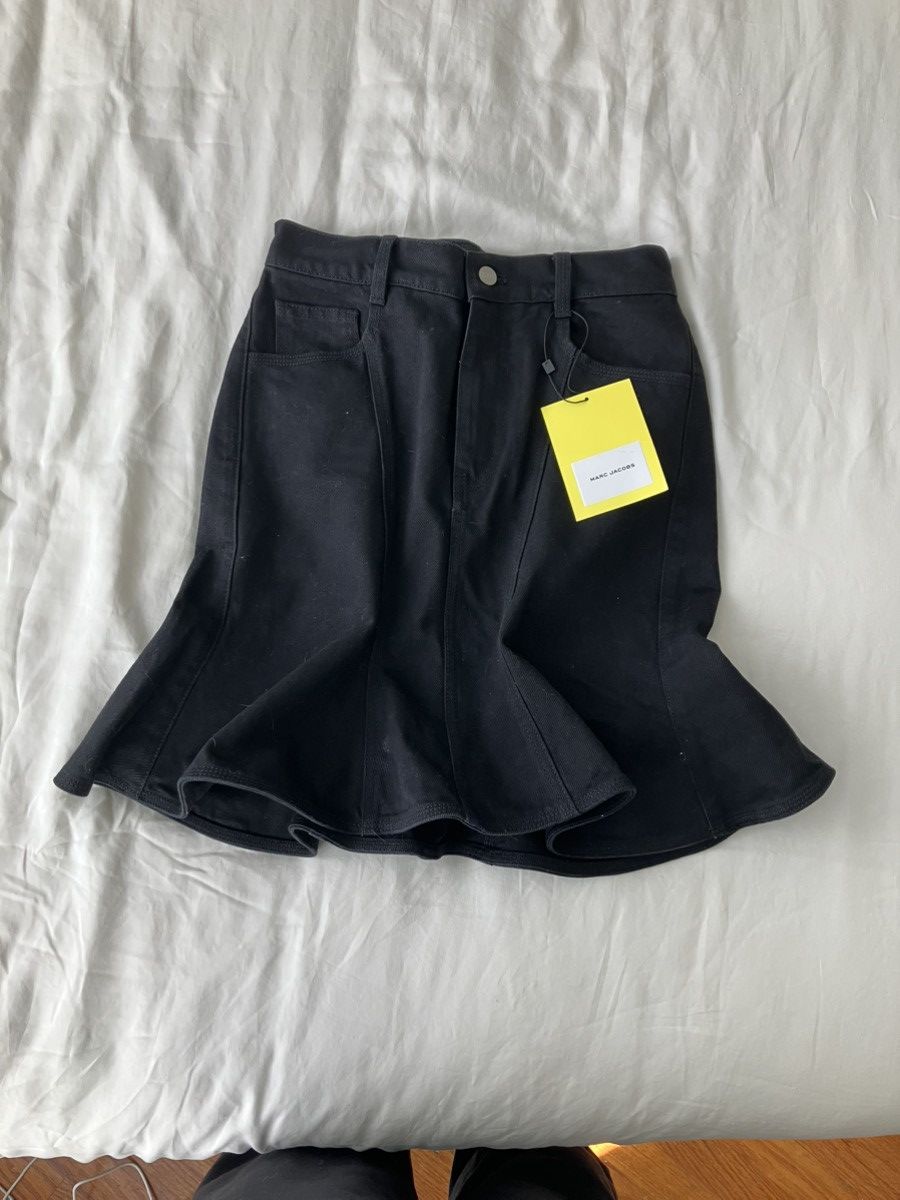 Marc Jacobs Black denim flared Marc Jacobs skirt Size 27" / US 4 / IT 40 - 1 Thumbnail