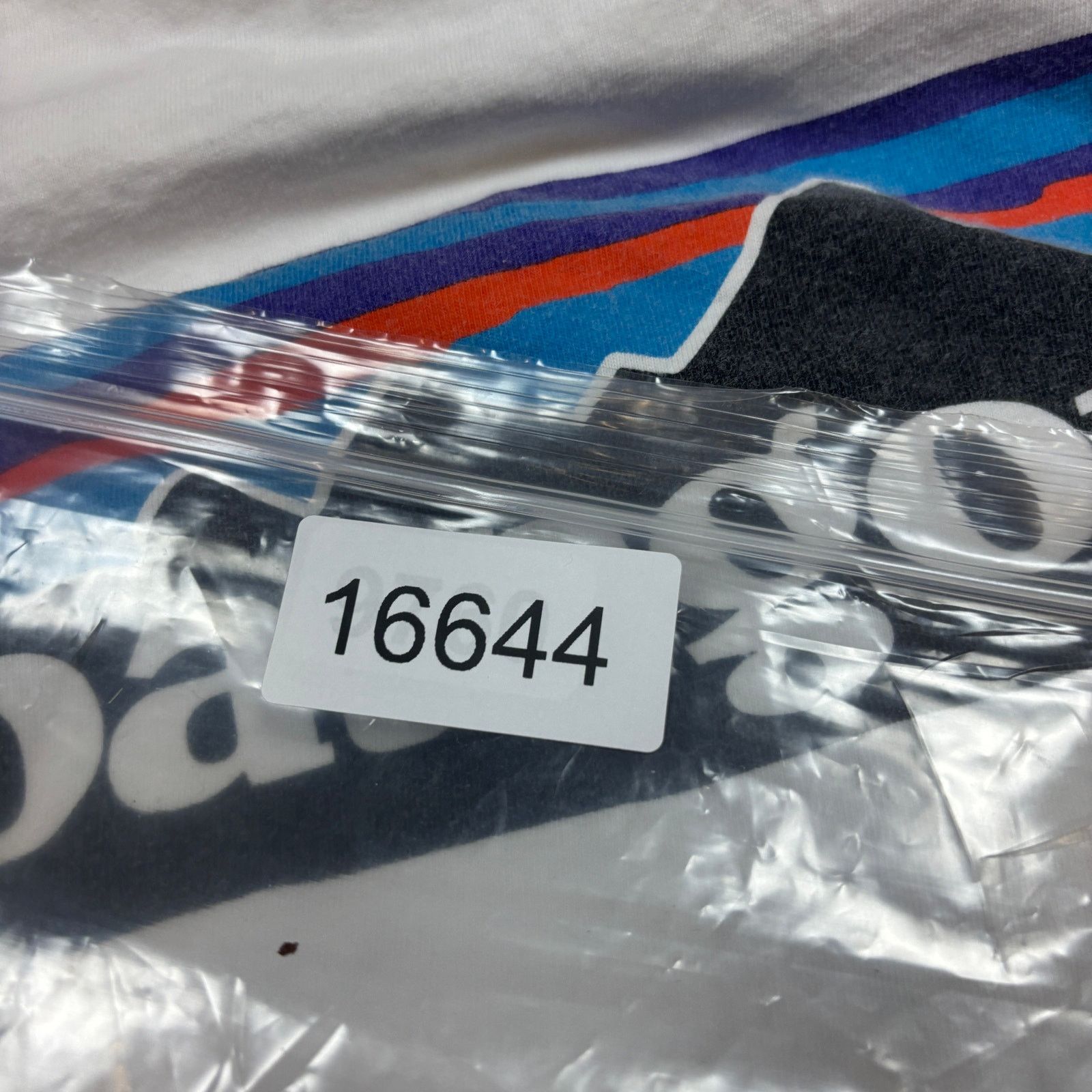 Patagonia Patagonia P-6 Logo Long Sleeve Regular Fit T Shirt Men's L Size US L / EU 52-54 / 3 - 11 Thumbnail