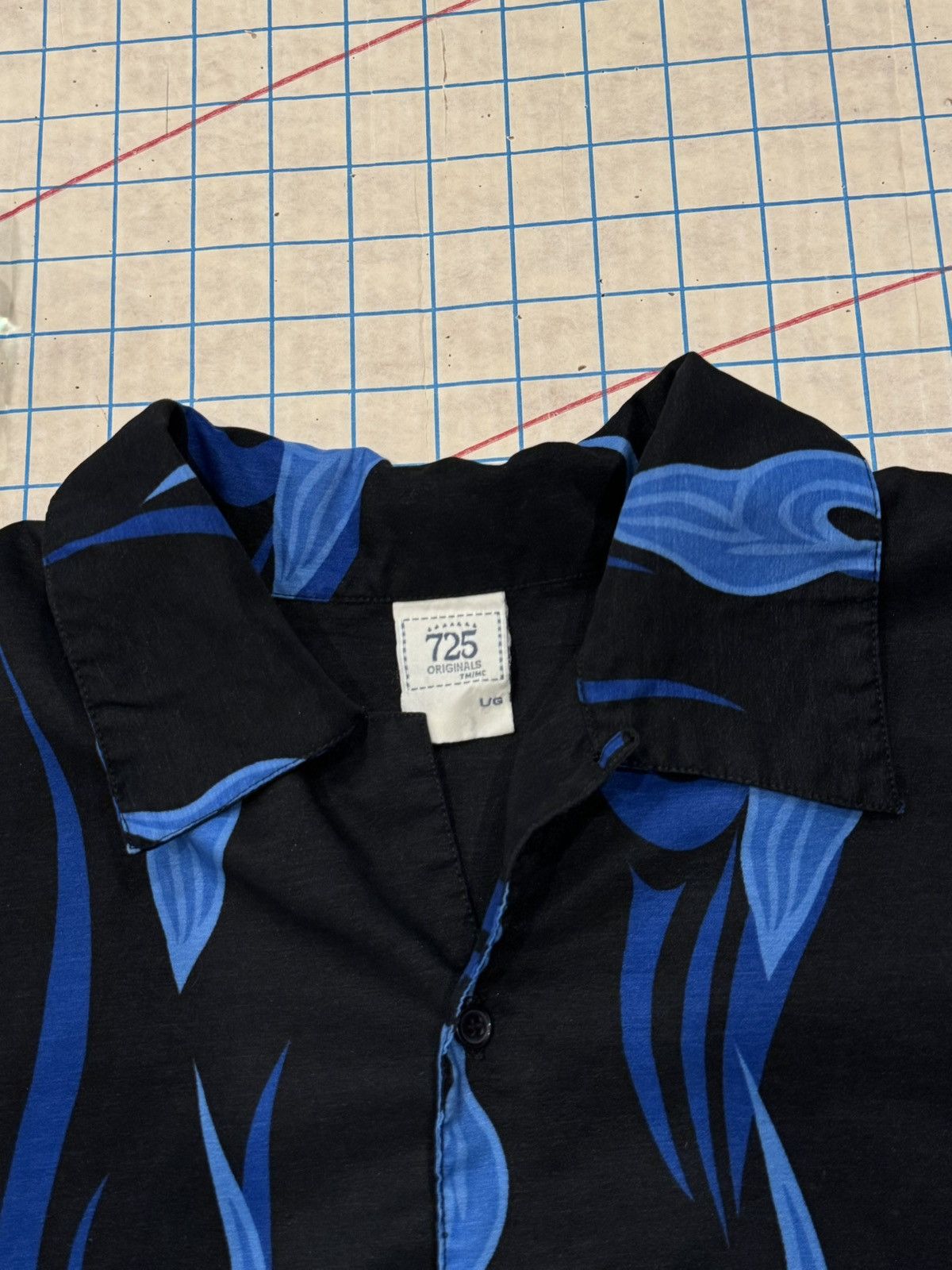Vintage Vintage 725 Originals Blue Flame Short Sleeve Button Up Larg Size US L / EU 52-54 / 3 - 4 Thumbnail