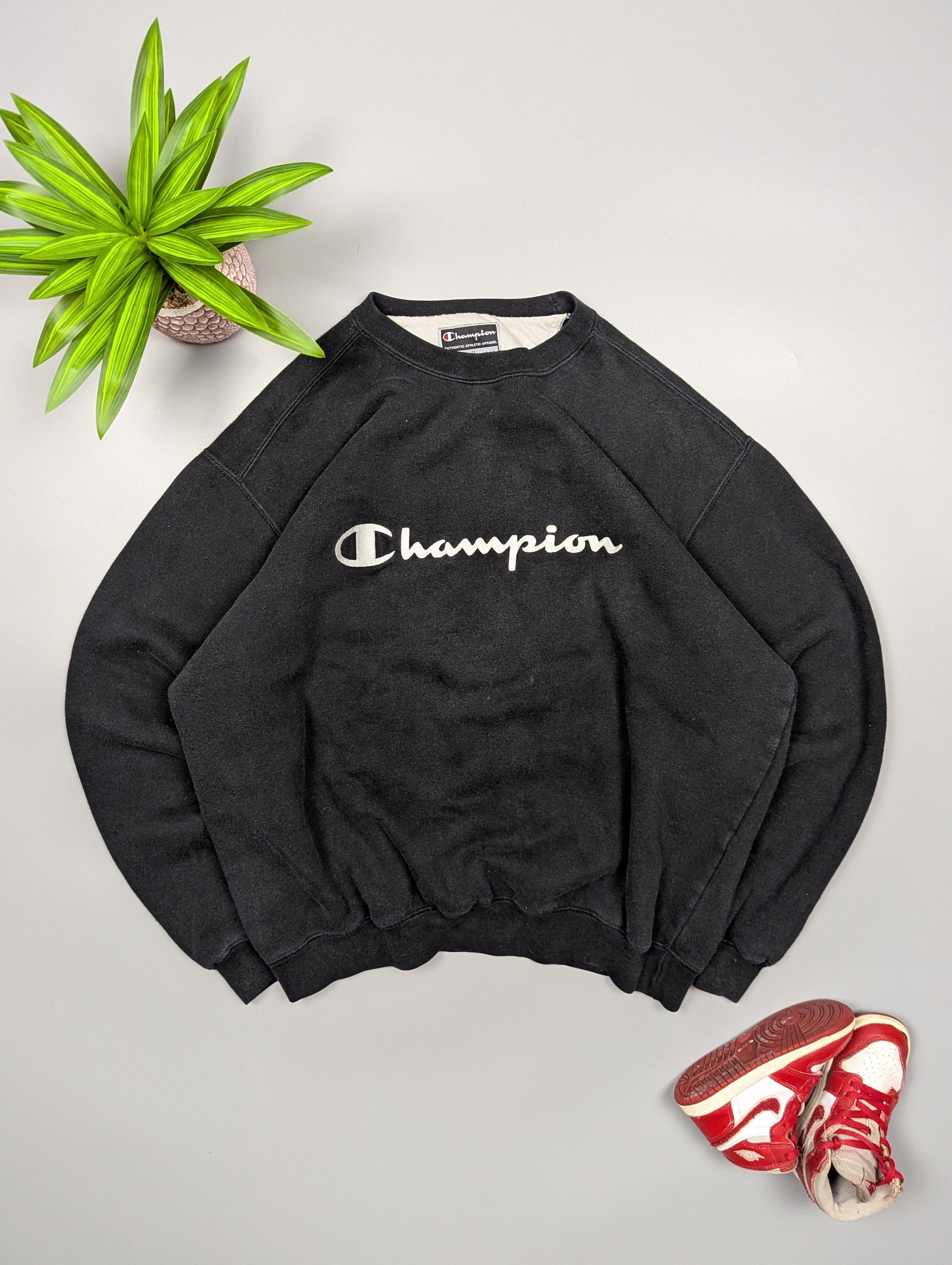 Champion CHAMPION Vintage 90s Men's Black Loose Fit Sweatshirt Size US L / EU 52-54 / 3 - 1 Thumbnail