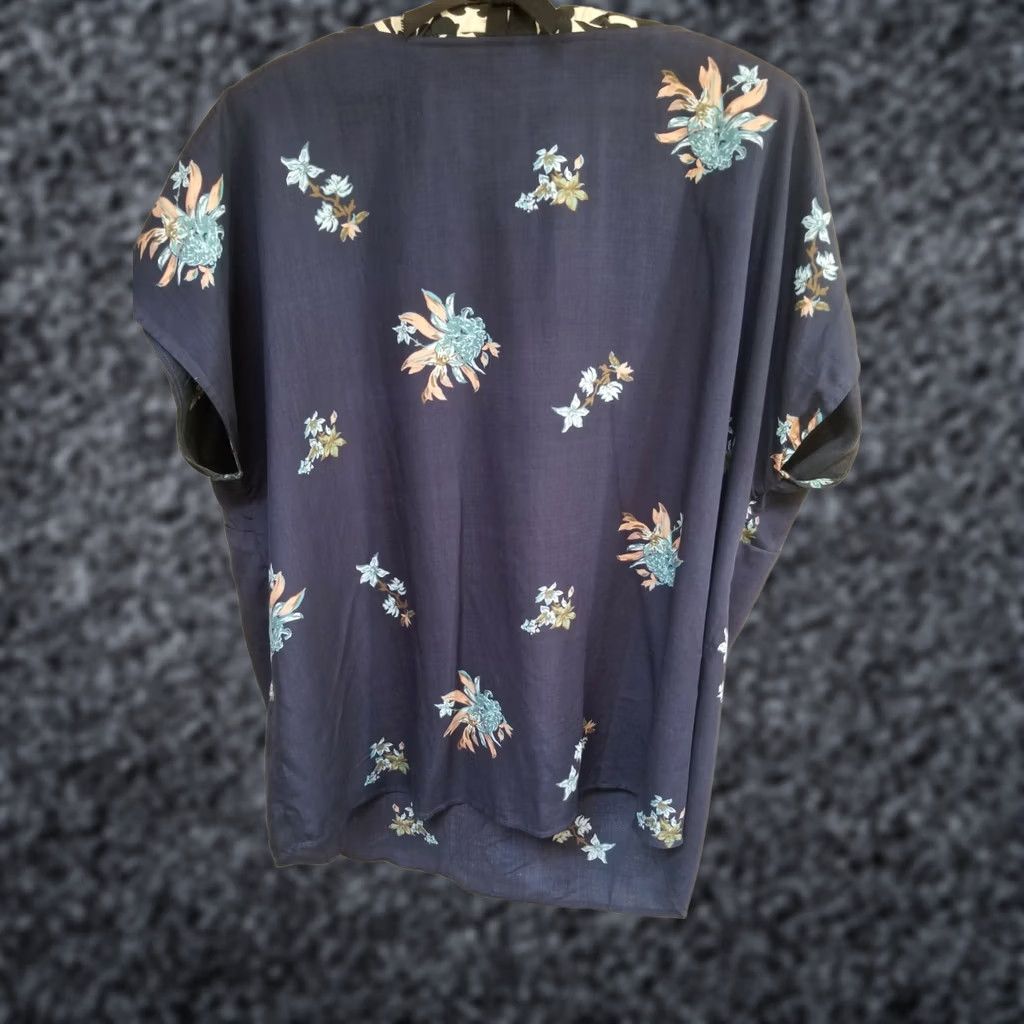 Patagonia Patagonia Blouse Shirt Floral Blue 100% Tencel Lyocell Scoop Neck Short Sleeve Large Womens Size L / US 10 / IT 46 - 1 Thumbnail