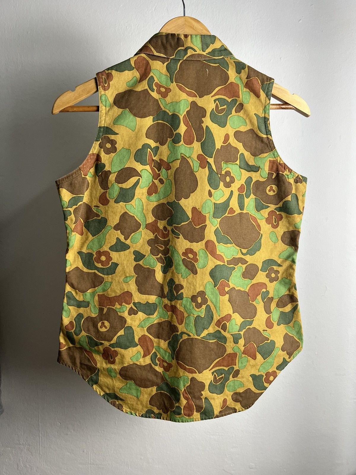 Hysteric Glamour × Japanese Brand × Vintage Vintage Hysteric Glamour Sleeveless Duck Camo Shirts Size US S / EU 44-46 / 1 - 4 Thumbnail