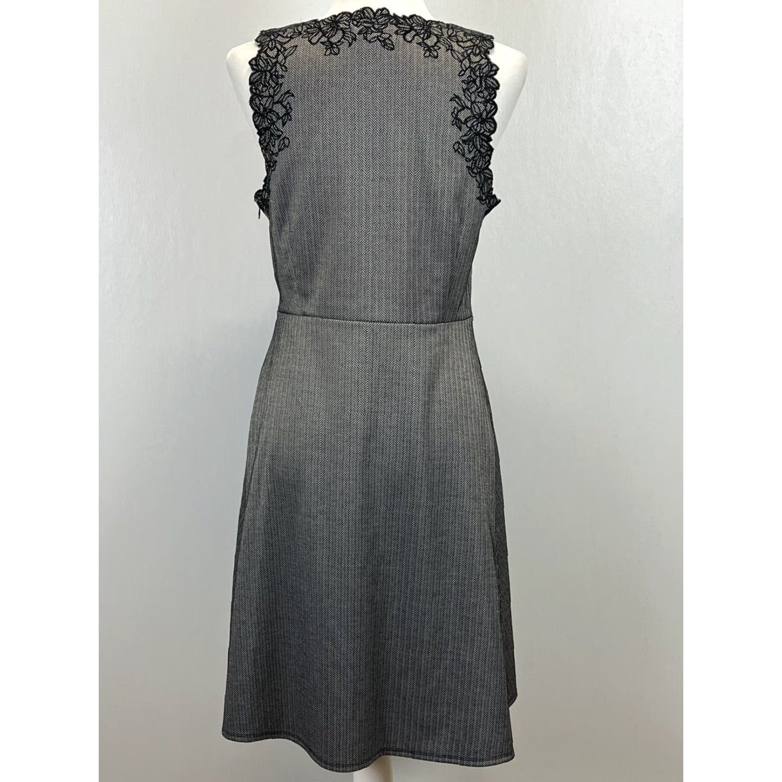Banana Republic Banana Republic Fit and Flare Dress Gray Sleeveless Women's Size 10 Knee Length Size L / US 10 / IT 46 - 2 Thumbnail